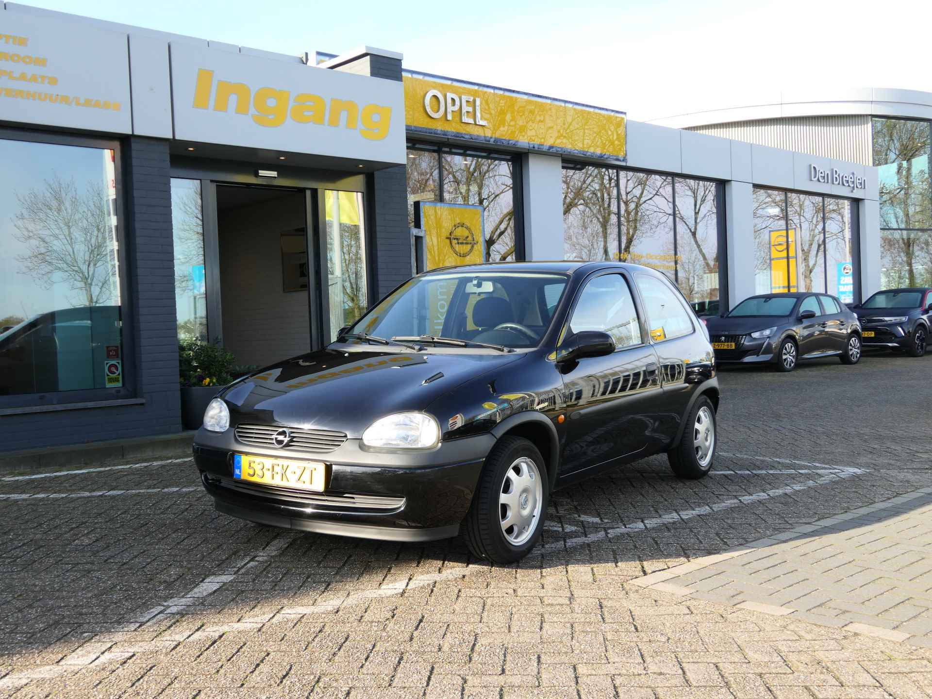 Opel Corsa 1.2i 16V Onyx Automaat | Dakspoiler | Trekhaak | 71.000 km! - 1/30