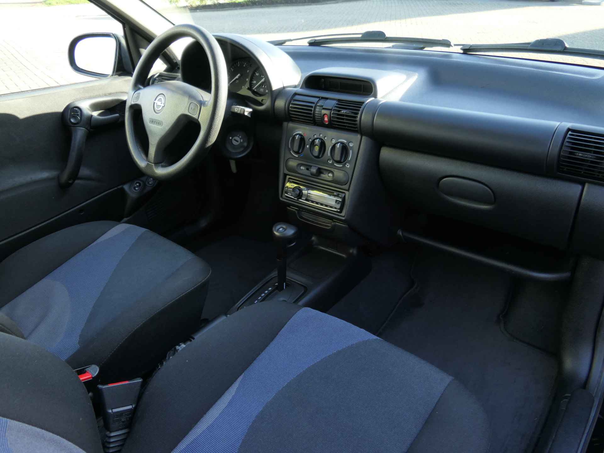 Opel Corsa 1.2i 16V Onyx Automaat | Dakspoiler | Trekhaak | 71.000 km! - 16/30