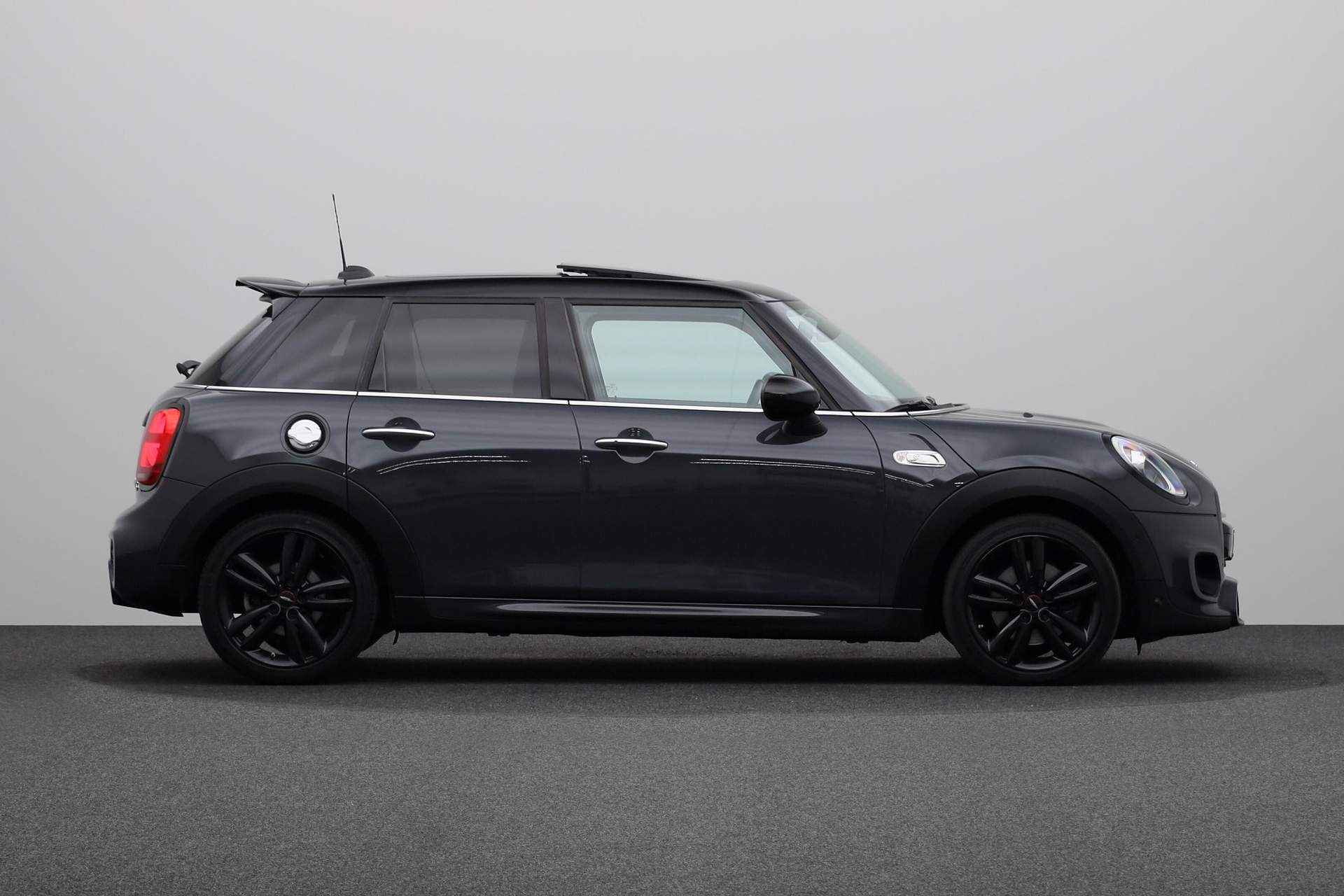 MINI 5-deurs 2.0 Cooper S | Panoramadak | JCW trim | Harman Kardon | Camera | Head Up | Comfort Access | - 7/24