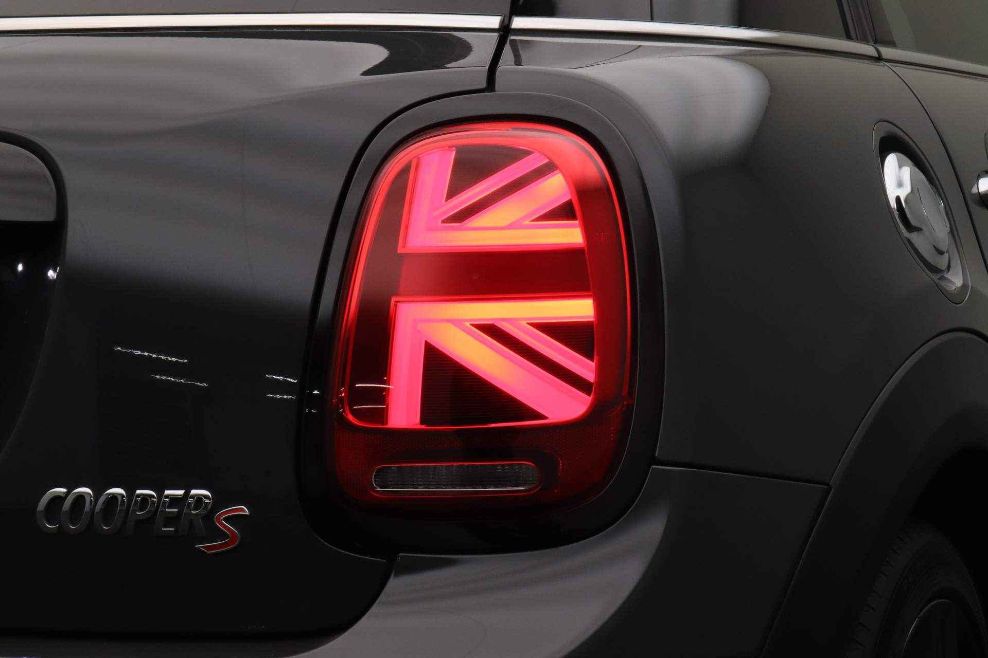 MINI 5-deurs 2.0 Cooper S | Panoramadak | JCW trim | Harman Kardon | Camera | Head Up | Comfort Access | - 21/24