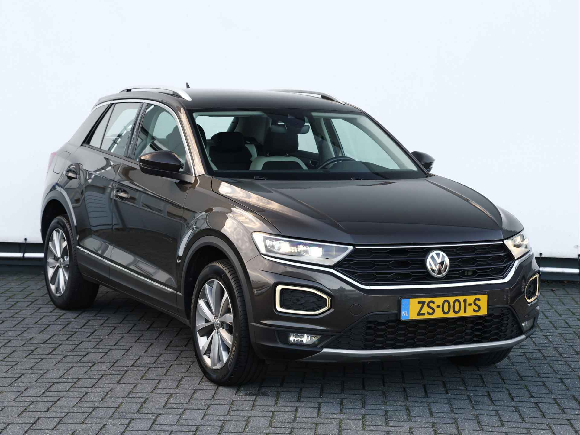 Volkswagen T-Roc 1.5 TSI Sport 150pk DSG | LED | Navigatie | Climate control | Stoelverwarming I Trekhaak - 3/40