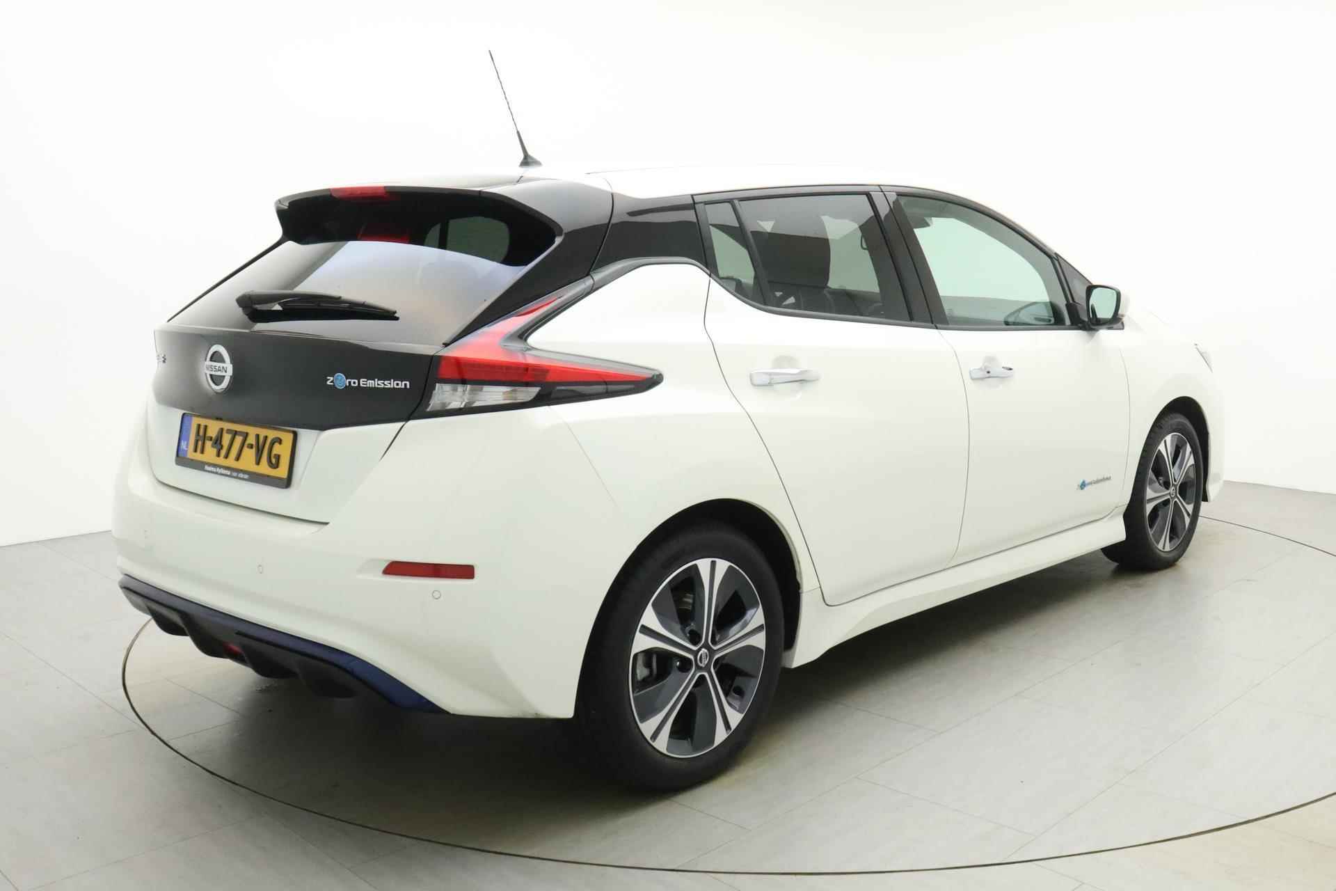Nissan LEAF N-Connecta 40 kWh | Weinig kilometers | Navigatie | Camera | Climate control | Lichtmetalen velgen - 3/39