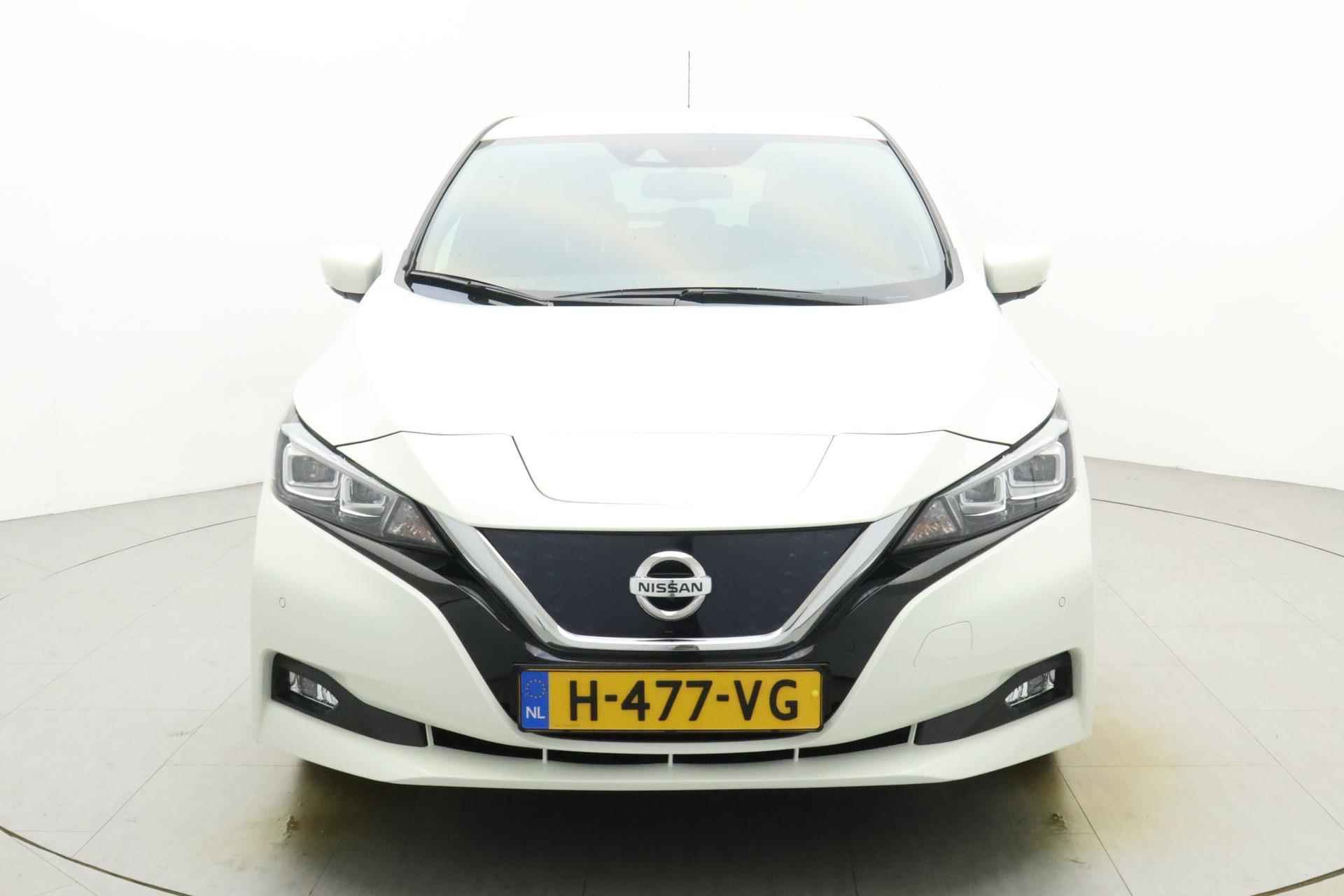 Nissan LEAF N-Connecta 40 kWh | Weinig kilometers | Navigatie | Camera | Climate control | Lichtmetalen velgen - 7/39