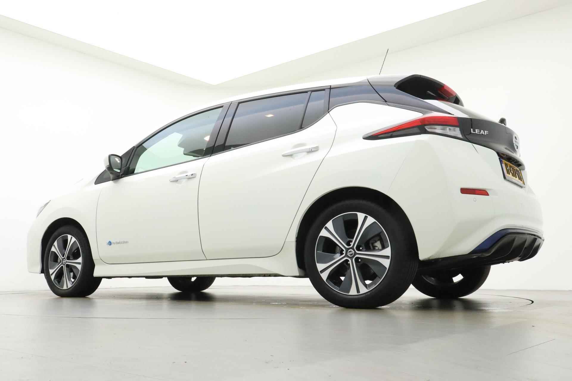 Nissan LEAF N-Connecta 40 kWh | Weinig kilometers | Navigatie | Camera | Climate control | Lichtmetalen velgen - 13/39