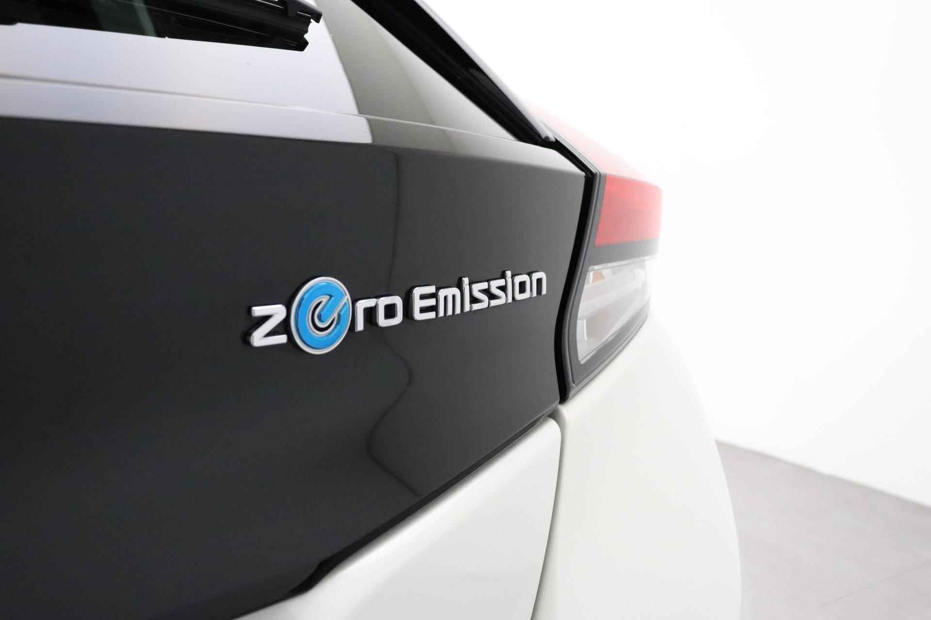 Nissan LEAF N-Connecta 40 kWh | Weinig kilometers | Navigatie | Camera | Climate control | Lichtmetalen velgen - 15/39