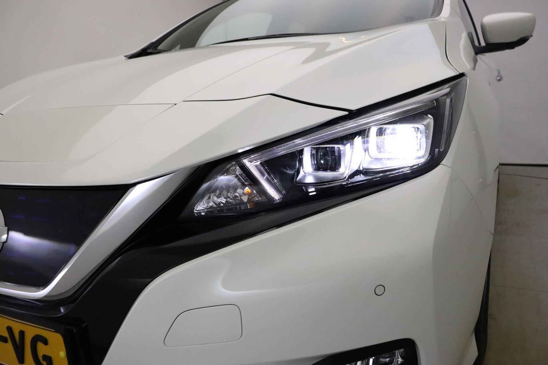 Nissan LEAF N-Connecta 40 kWh | Weinig kilometers | Navigatie | Camera | Climate control | Lichtmetalen velgen - 21/39