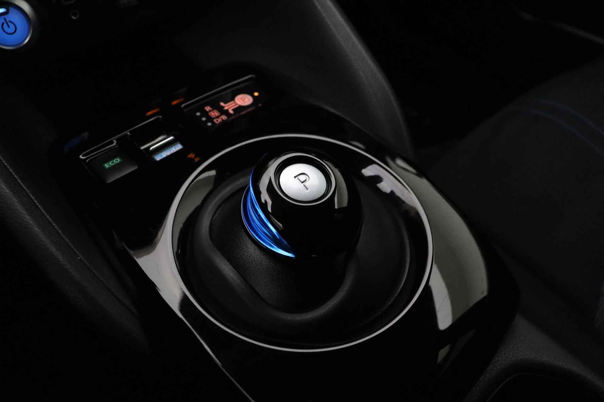Nissan LEAF N-Connecta 40 kWh | Weinig kilometers | Navigatie | Camera | Climate control | Lichtmetalen velgen - 24/39
