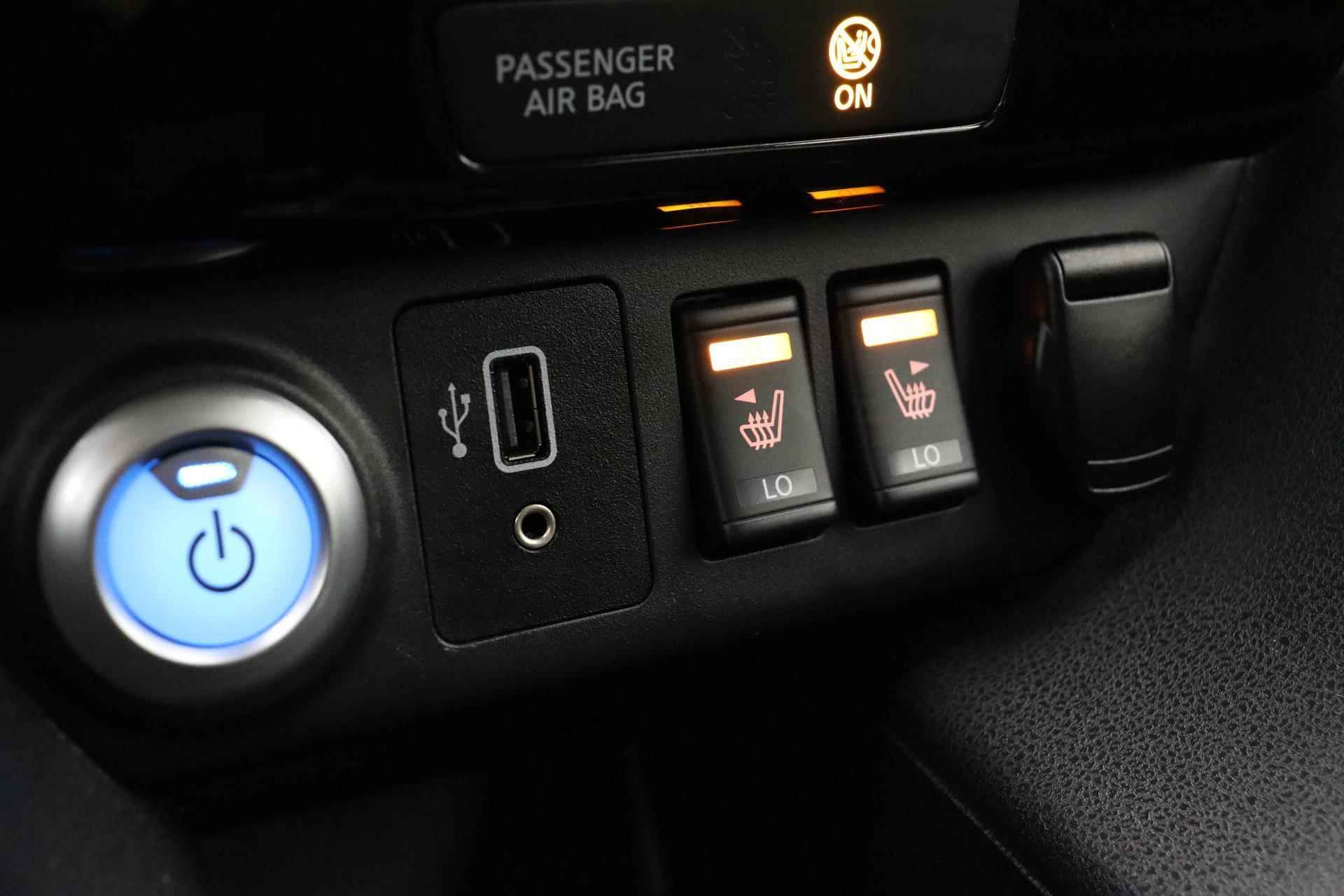 Nissan LEAF N-Connecta 40 kWh | Weinig kilometers | Navigatie | Camera | Climate control | Lichtmetalen velgen - 29/39