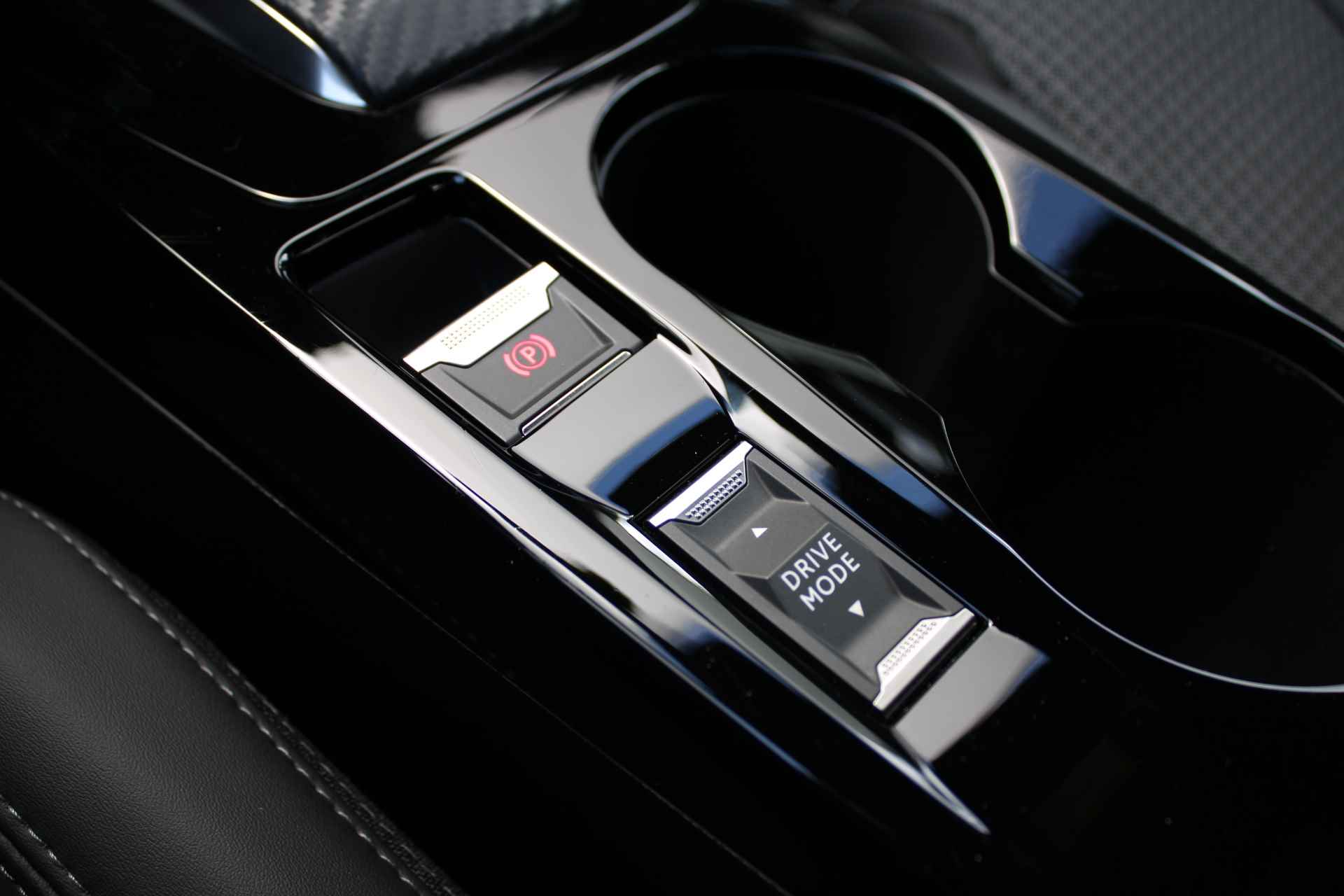 Peugeot 208 1.2 100pk GT automaat | NAVI | CAMERA | FULL-LED | PDC V+A | CRUISE | CARPLAY/ANDROID AUTO | CLIMA | - 26/42
