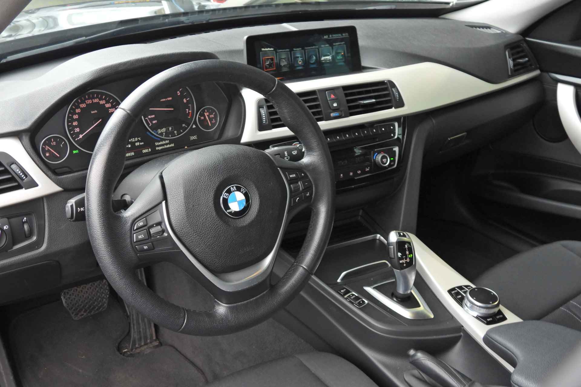BMW 3-serie Gran Turismo 320i xDrive Executive Automaat / Trekhaak / LED / Navigatie Professional / Cruise Control - 14/25
