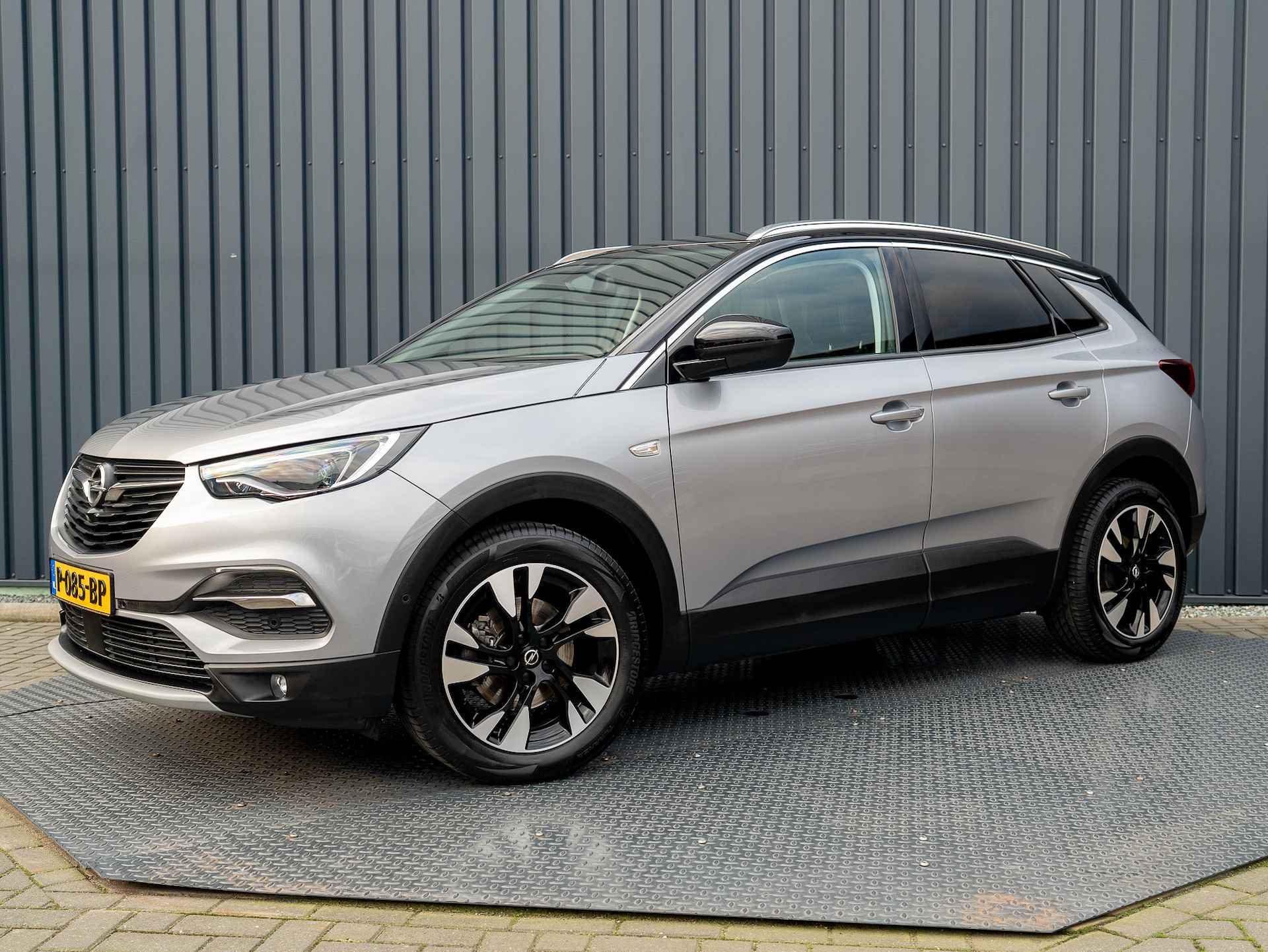 Opel Grandland X 1.2 Turbo 130Pk Innovation | Keyless | Elk A-klep | 360 Camera | LED-koplampen | Prijs Rijklaar!! - 50/50