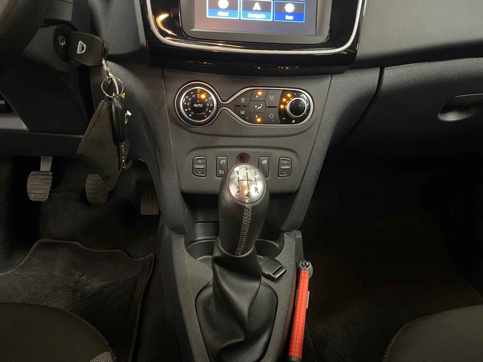 Dacia Logan MCV 0.9 TCe Tech Road Navi Airco camera parkeersensoren cruise controle trekhaak dealer onderhouden zeer mooie auto - 8/15