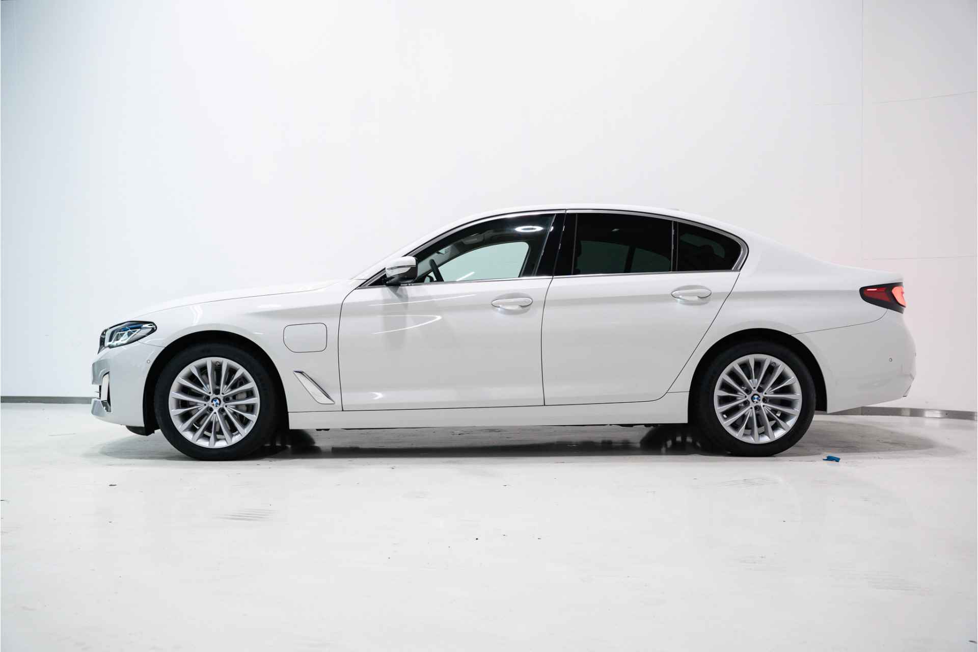 BMW 5 Serie Sedan 545e xDrive Business Edition Plus Luxury Line Aut. - 4/31