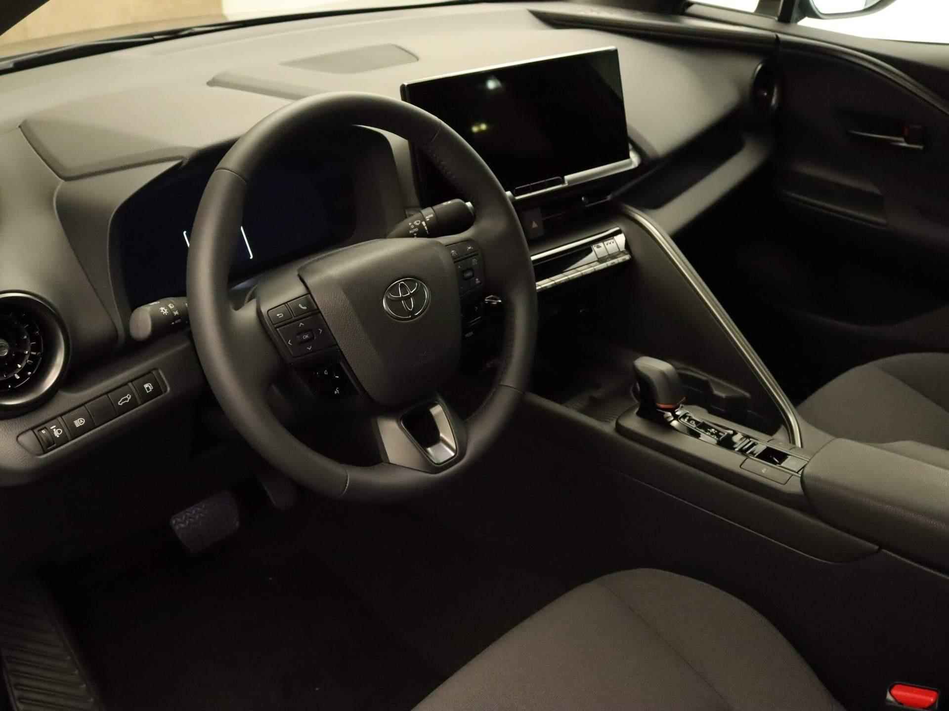 Toyota C-HR Hybrid 140 First Edition DIRECT UIT VOORRAAD LEVERBAAR! - STOEL EN STUURVERWARMING - AUTOMATISCHE ACHTERKLEP - DRAADLOZE TELEFOONLADER - 3/36