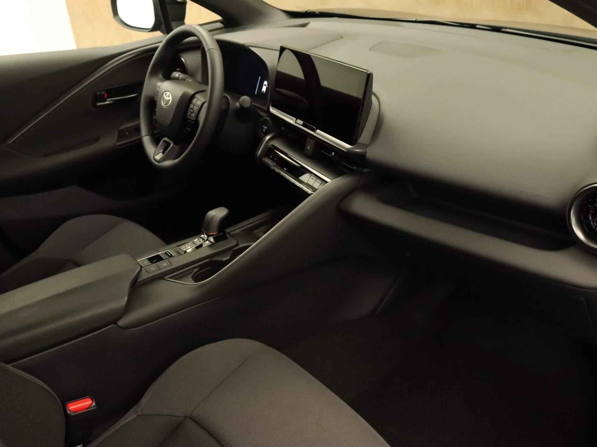 Toyota C-HR Hybrid 140 First Edition DIRECT UIT VOORRAAD LEVERBAAR! - STOEL EN STUURVERWARMING - AUTOMATISCHE ACHTERKLEP - DRAADLOZE TELEFOONLADER - 5/36