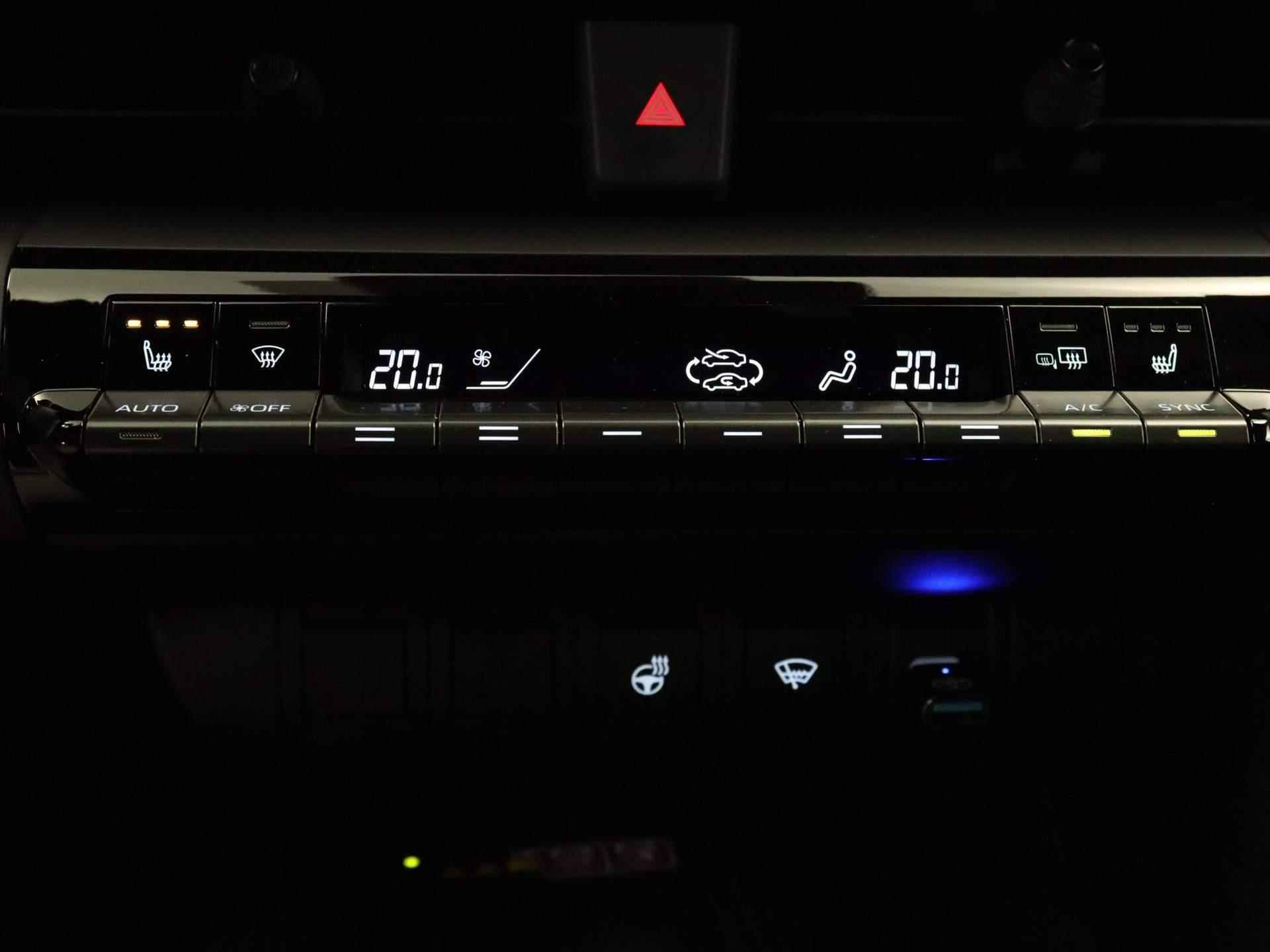 Toyota C-HR Hybrid 140 First Edition DIRECT UIT VOORRAAD LEVERBAAR! - STOEL EN STUURVERWARMING - AUTOMATISCHE ACHTERKLEP - DRAADLOZE TELEFOONLADER - 26/36