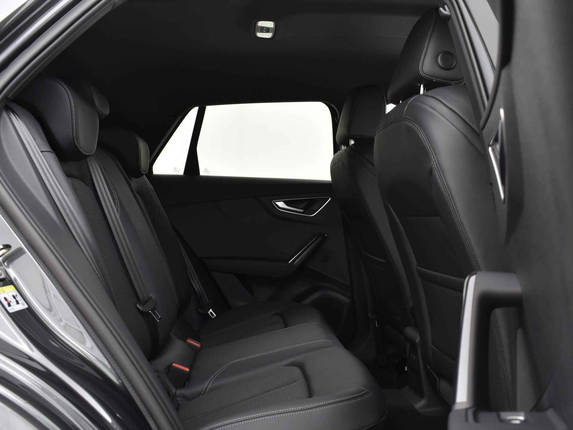 Audi Q2 S Edition 35 TFSI 150 pk Hatchback 7 vers Audi Q2 35 TFSI S Edition 150 PK | 18'' LM Velgen | Comfortsleutel | Assistentiepakket parking | Optiekpakket zwart plus | elektrische achterklep | Sonos premium | Stoelverwarming voorin | . - 14/32