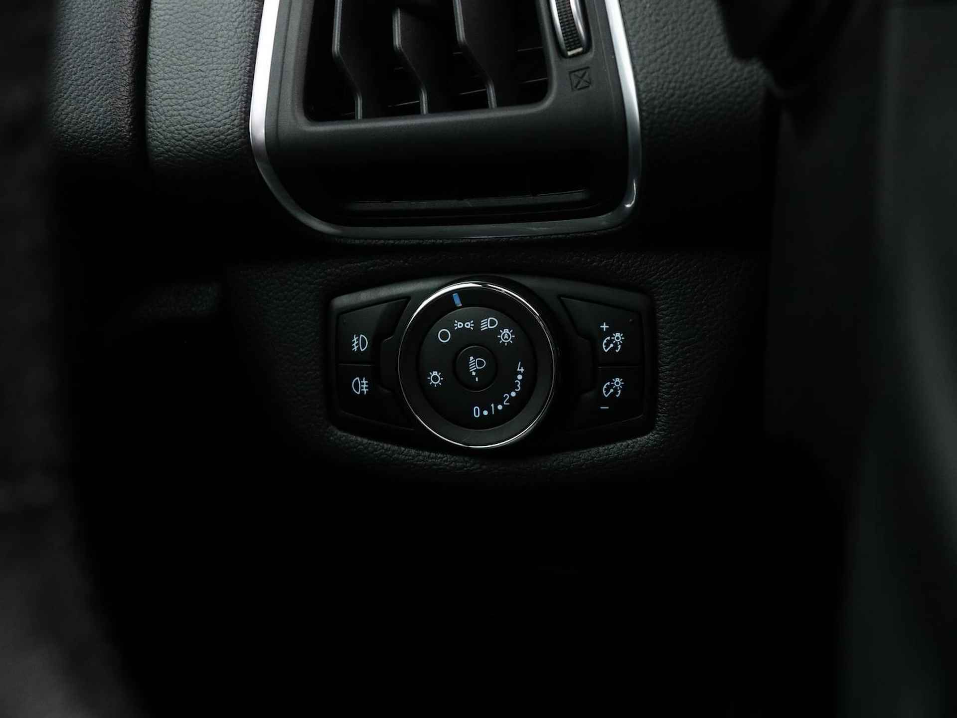 Ford B-Max 1.0 EcoBoost Titanium | Rijklaarprijs! | Climate Control | Navigatie | Cruise Control | Camera | Cruise Control | Inclusief 12 mnd Garantie! | - 28/39
