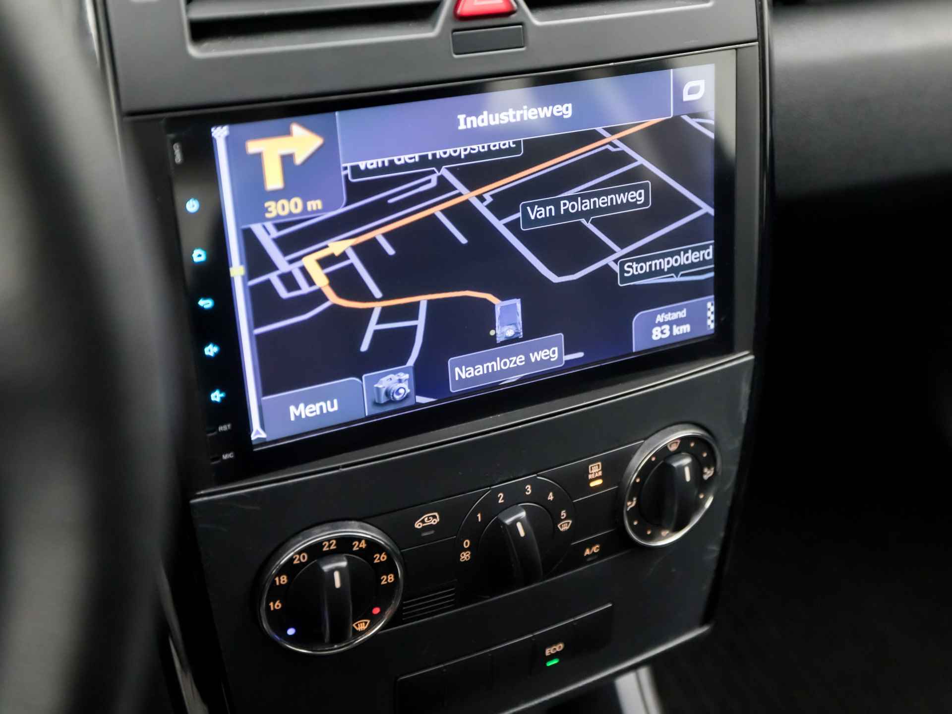 Mercedes-Benz A-Klasse 160 BlueEFFICIENCY (NAVIGATIE, NAP, AIRCO, BLUETOOTH, SPORTSTOELEN, ELEK PAKKET, STUURWIEL MULTIFUNCTIONEEL, NIEUWE APK, NIEUWSTAAT) - 8/29