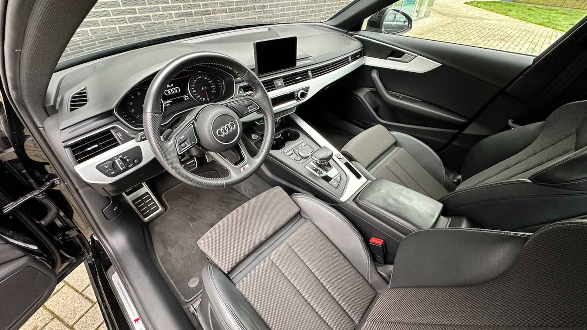 Audi A4 Avant 35 TFSI S edition | Navigatie | Sportstoelen | Electronic Climate Control - 10/33