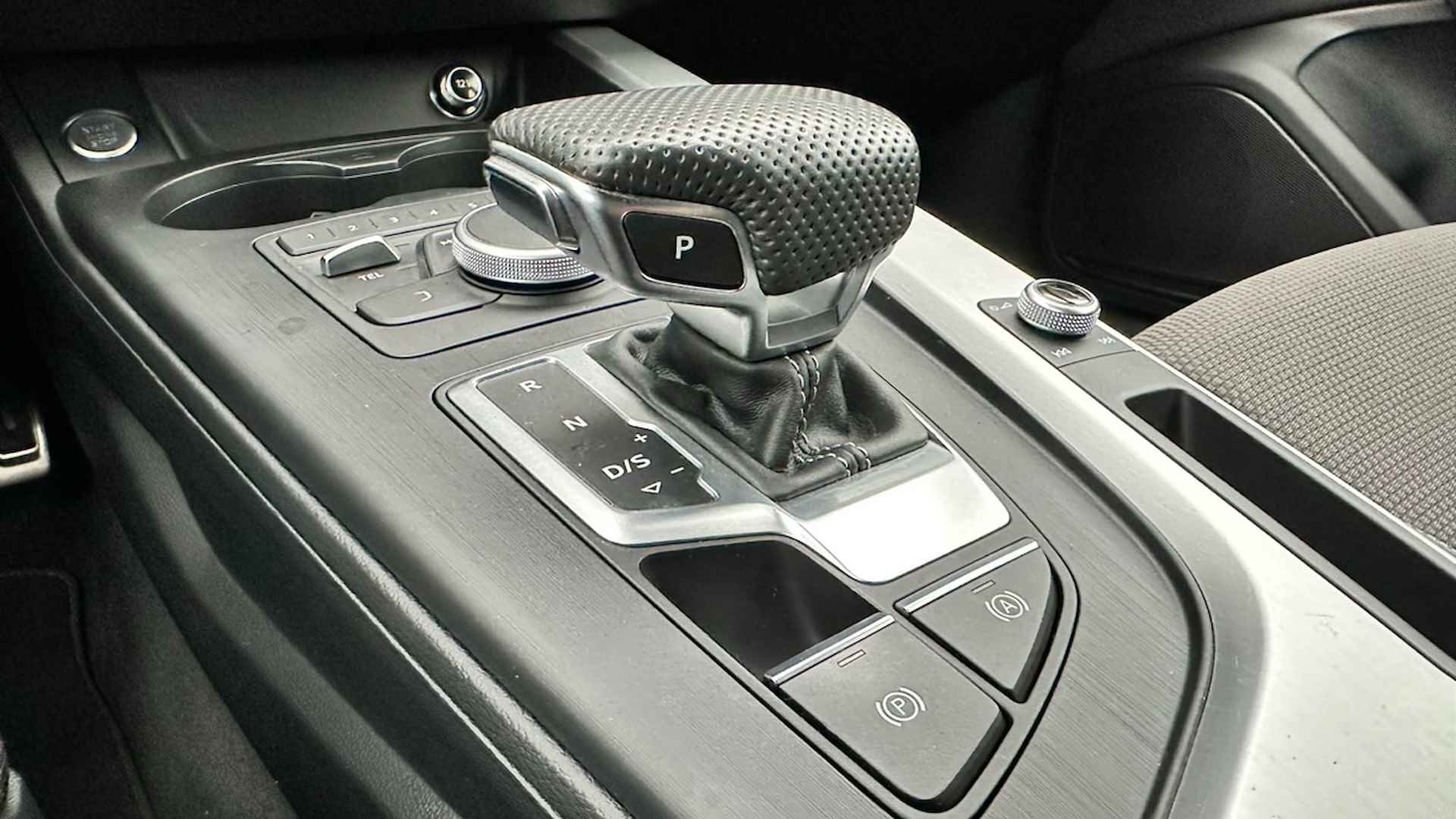 Audi A4 Avant 35 TFSI S edition | Navigatie | Sportstoelen | Electronic Climate Control - 13/33
