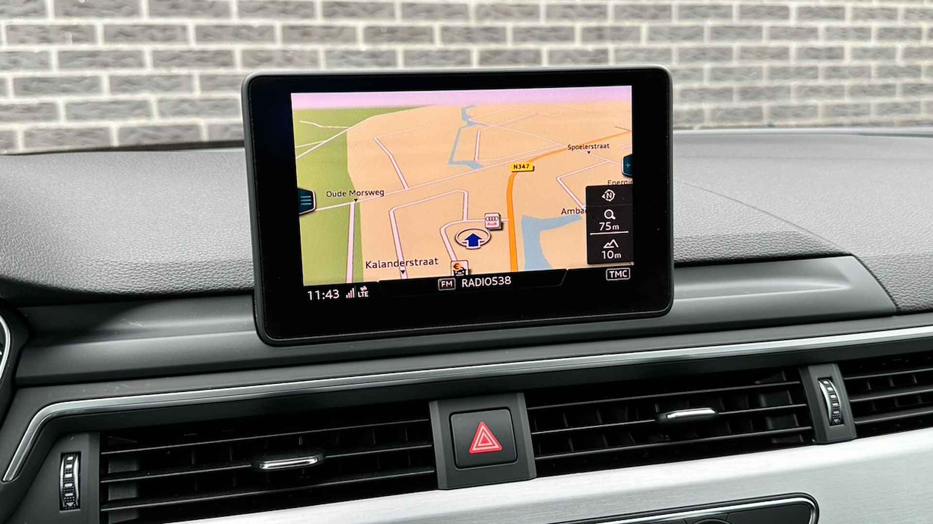 Audi A4 Avant 35 TFSI S edition | Navigatie | Sportstoelen | Electronic Climate Control - 16/33