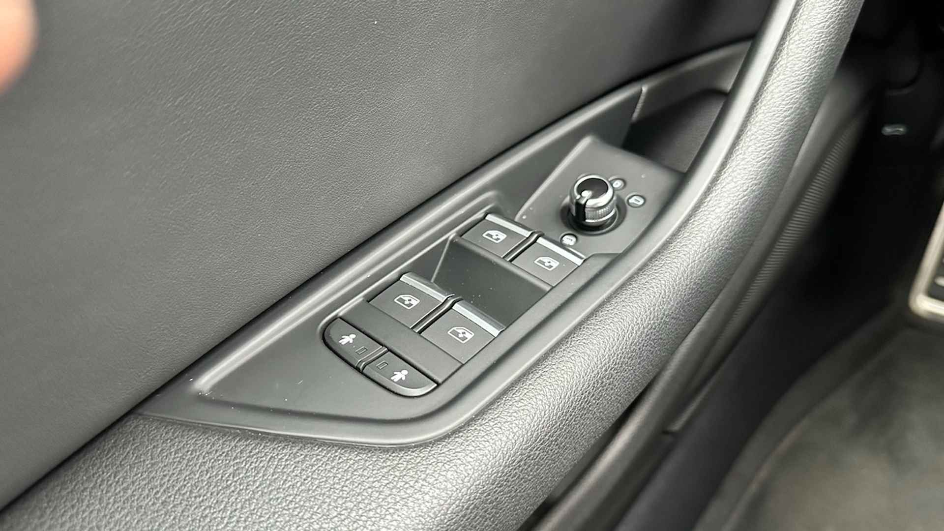 Audi A4 Avant 35 TFSI S edition | Navigatie | Sportstoelen | Electronic Climate Control - 26/33
