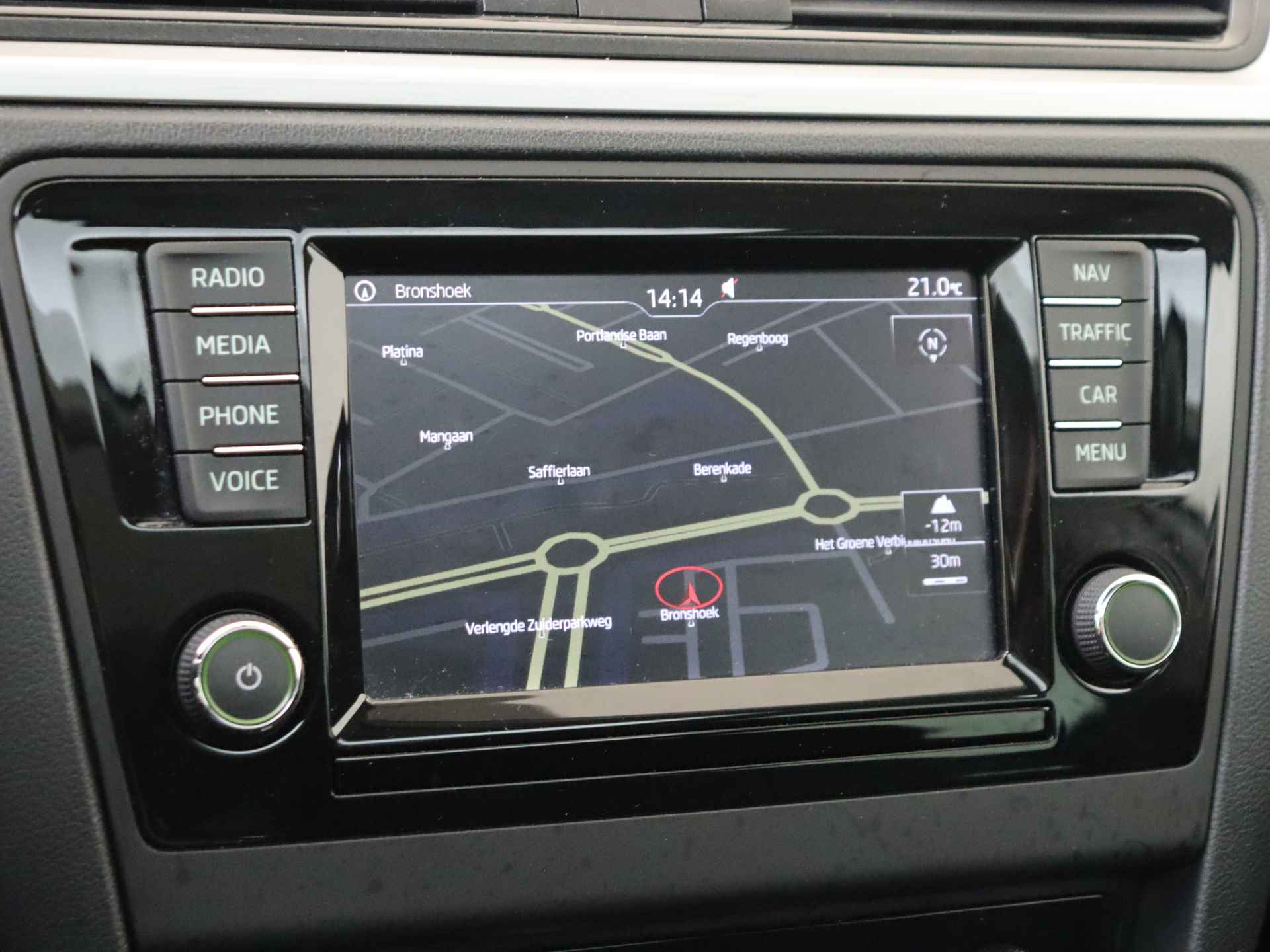 Škoda Rapid Spaceback 1.2 TSI Greentech Edition 90 pk Automaat | Navigatie | Trekhaak | Panorama Dak - 19/30