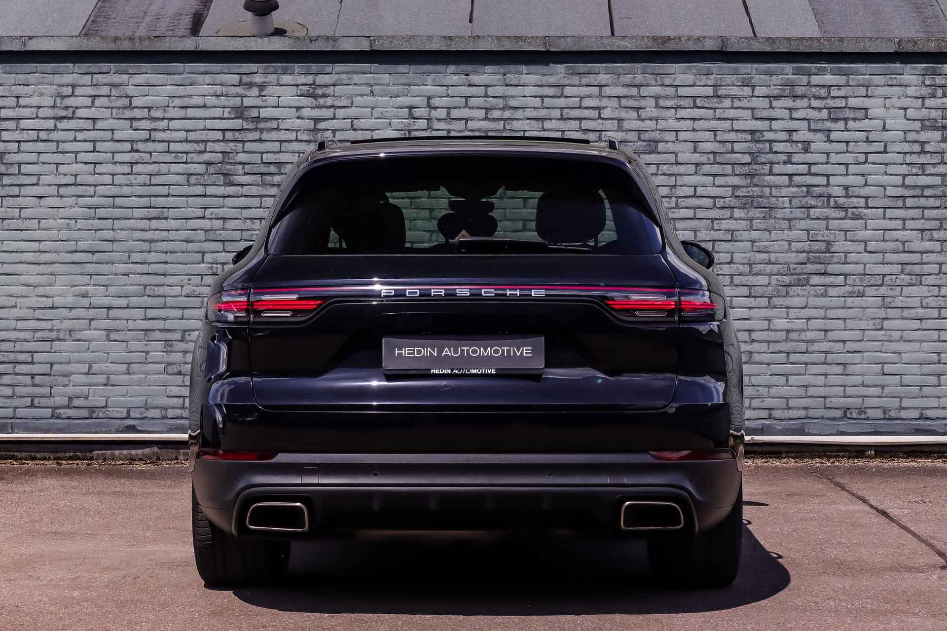 Porsche Cayenne 3.0 E-Hybrid | Luchtvering | Panoramadak | Trekhaak | Lederen Interieurdelen | Comfortleder | LED | Achteruitrijcamera - 8/44