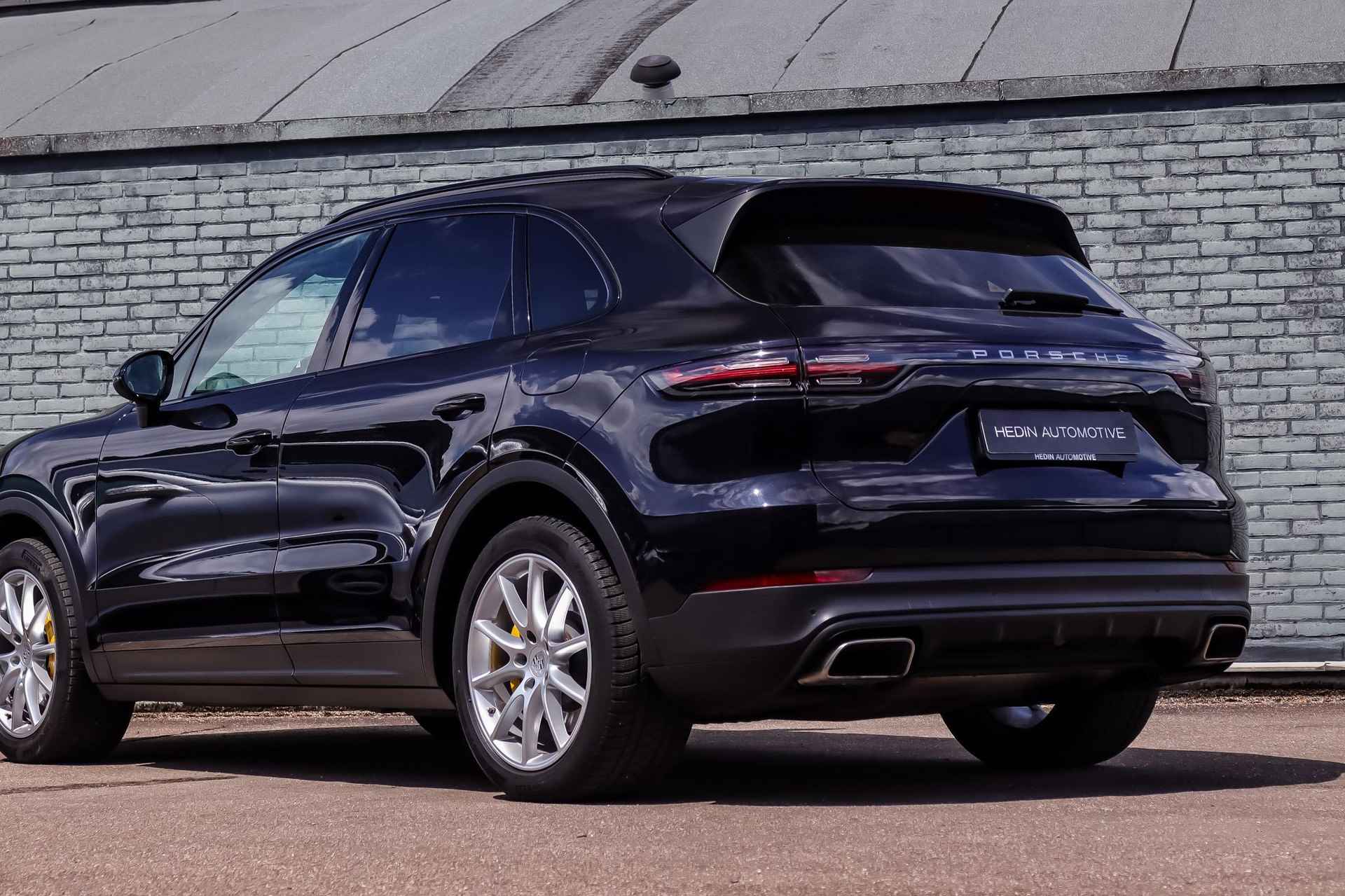 Porsche Cayenne 3.0 E-Hybrid | Luchtvering | Panoramadak | Trekhaak | Lederen Interieurdelen | Comfortleder | LED | Achteruitrijcamera - 37/44