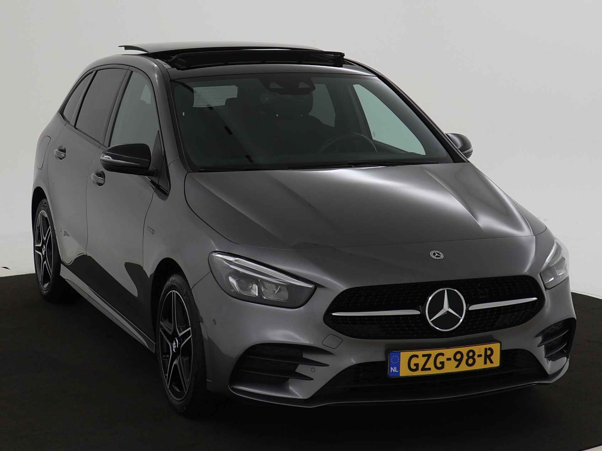 Mercedes-Benz B-Klasse 250 e AMG Plug-In Hybride AMG Styling Inclusief 24 maanden MB Certified garantie voor Europa. - 29/45