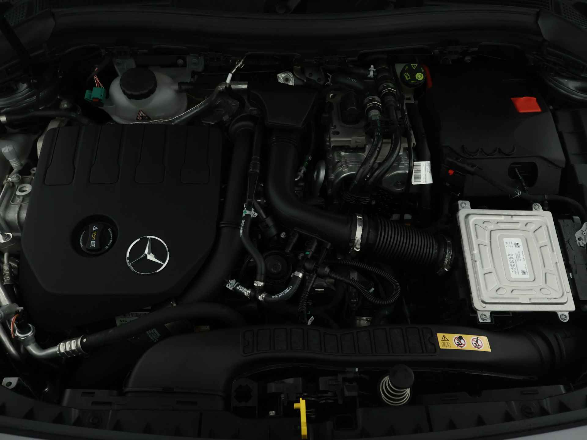 Mercedes-Benz B-Klasse 250 e AMG Plug-In Hybride AMG Styling Inclusief 24 maanden MB Certified garantie voor Europa. - 42/45