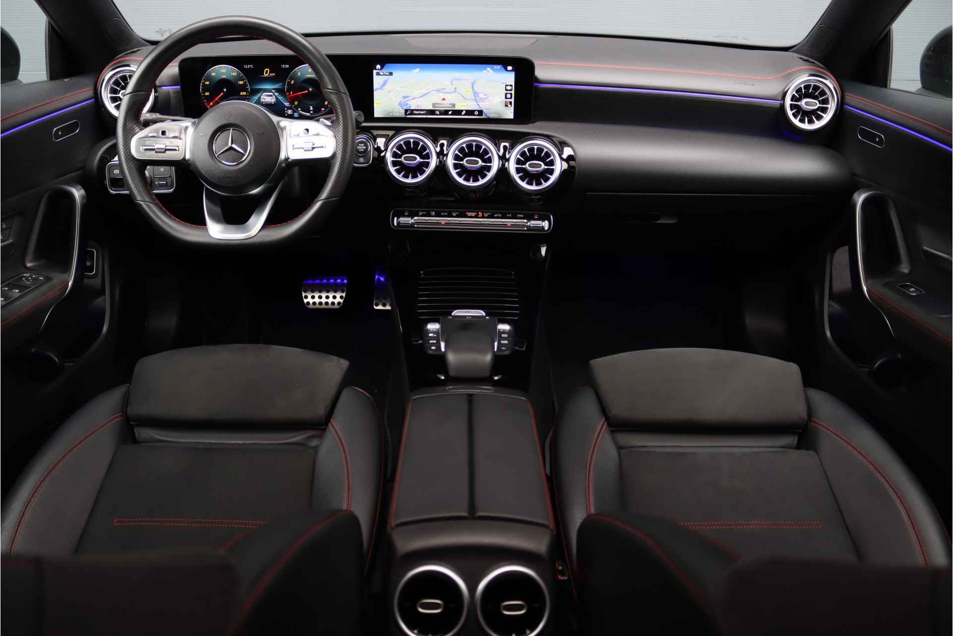 Mercedes-Benz CLA-Klasse 200 Premium AMG Line Aut7, Panoramadak, Camera, Dodehoekassistent, Augmented Reality, Keyless Go, Advanced Sound System, Cruise Control, Multibeam LED, Etc. - 3/39