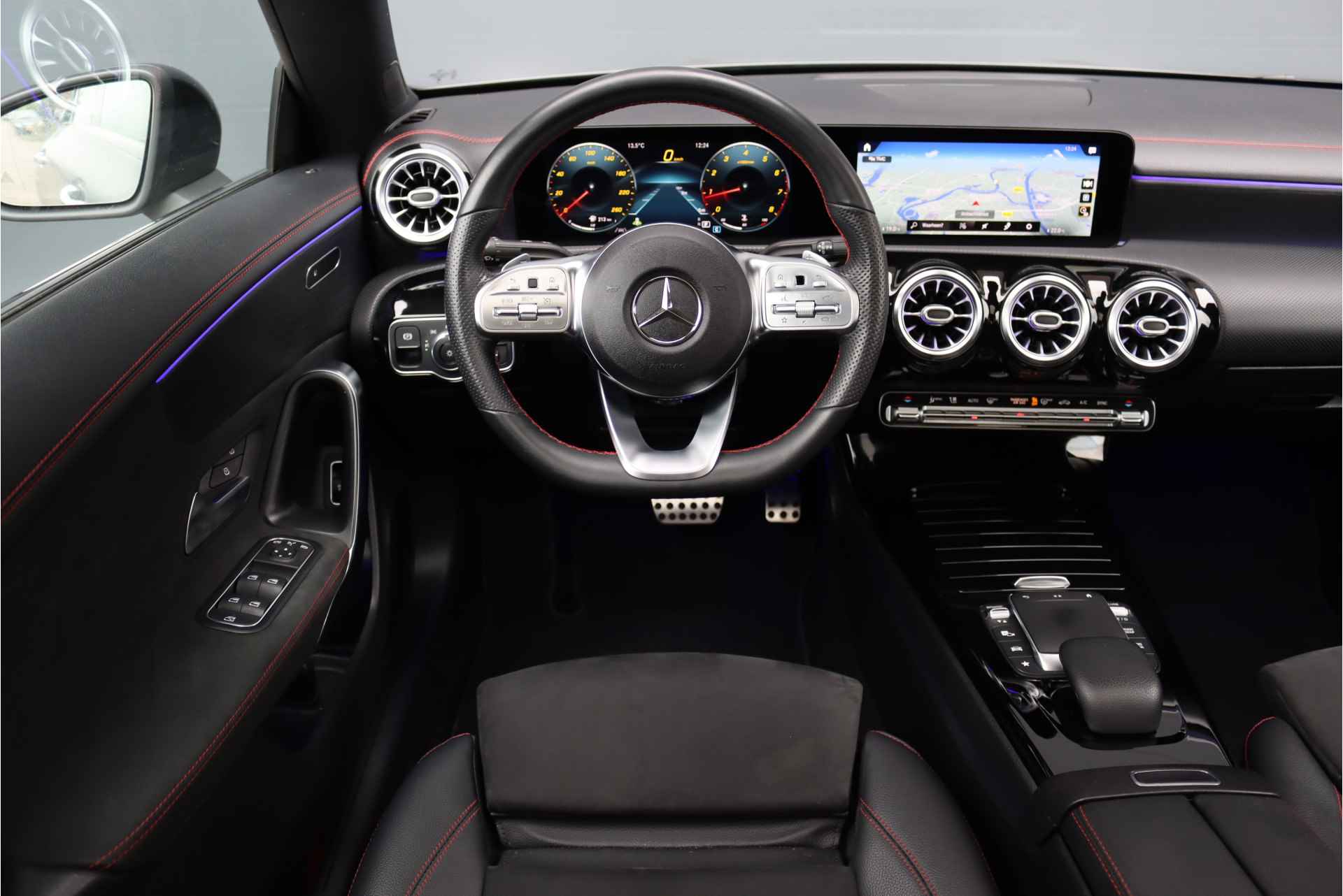 Mercedes-Benz CLA-Klasse 200 Premium AMG Line Aut7, Panoramadak, Camera, Dodehoekassistent, Augmented Reality, Keyless Go, Advanced Sound System, Cruise Control, Multibeam LED, Etc. - 28/39