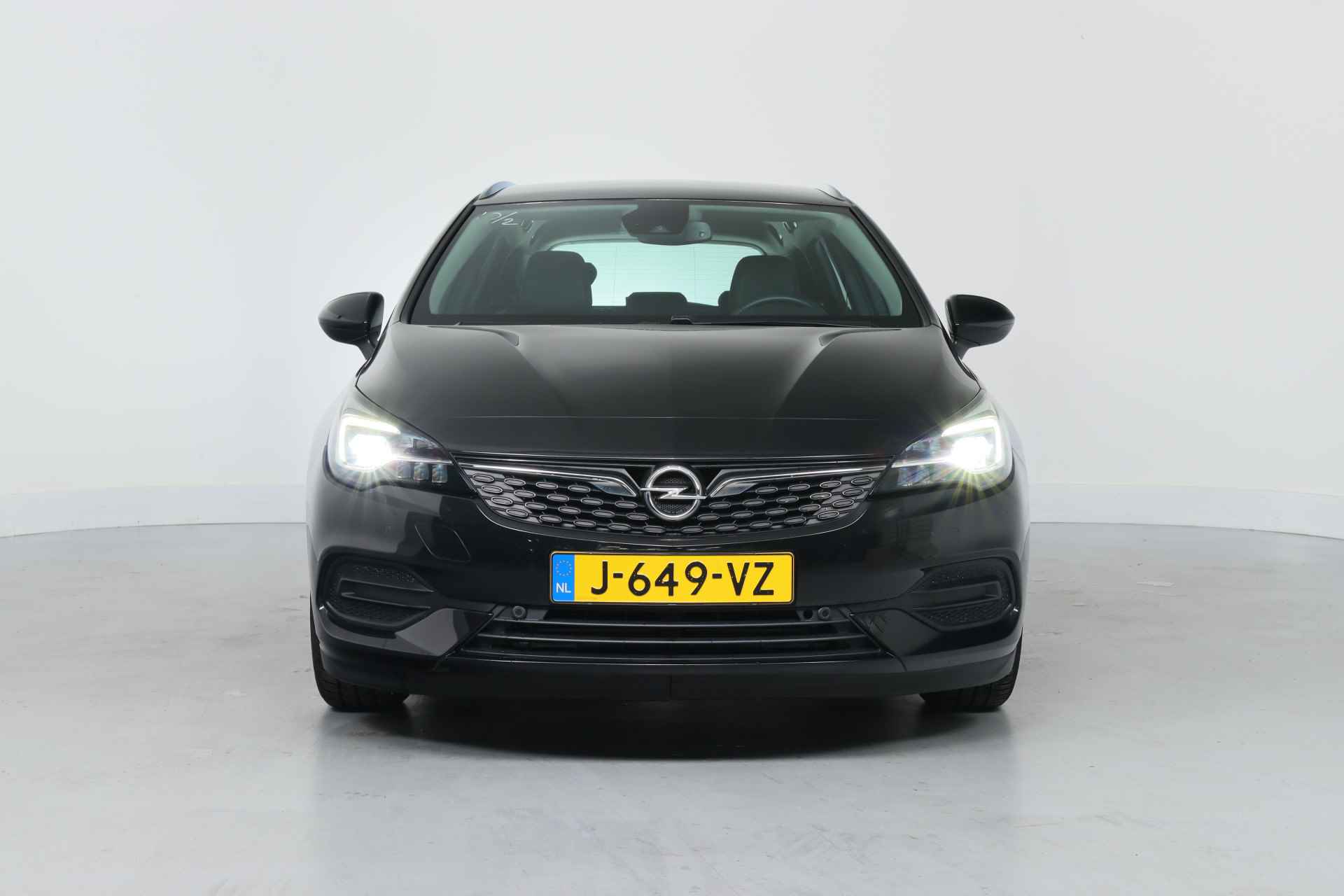 Opel Astra Sports Tourer 1.2 Elegance | Dealer Onderhouden! | AGR | LED | Camera | Clima | Navi | Keyless | BLIS | Parkeersenoren V+A | Cru - 2/39