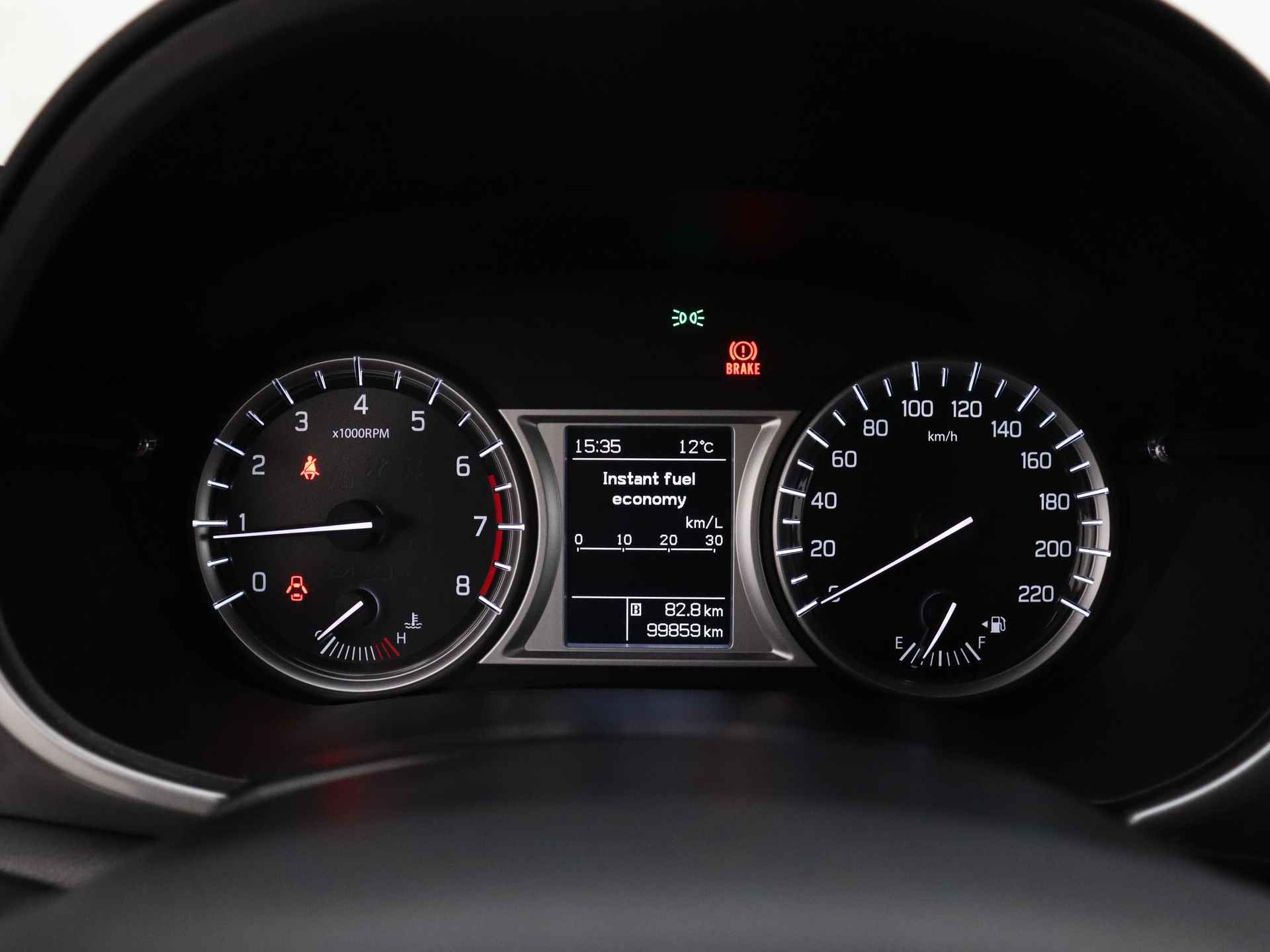 Suzuki Vitara 1.6 Exclusive | Navigatie | Achteruitrijcamera | Climate Control | Stoelverwarming | Cruise Control | Trekhaak | - 6/38