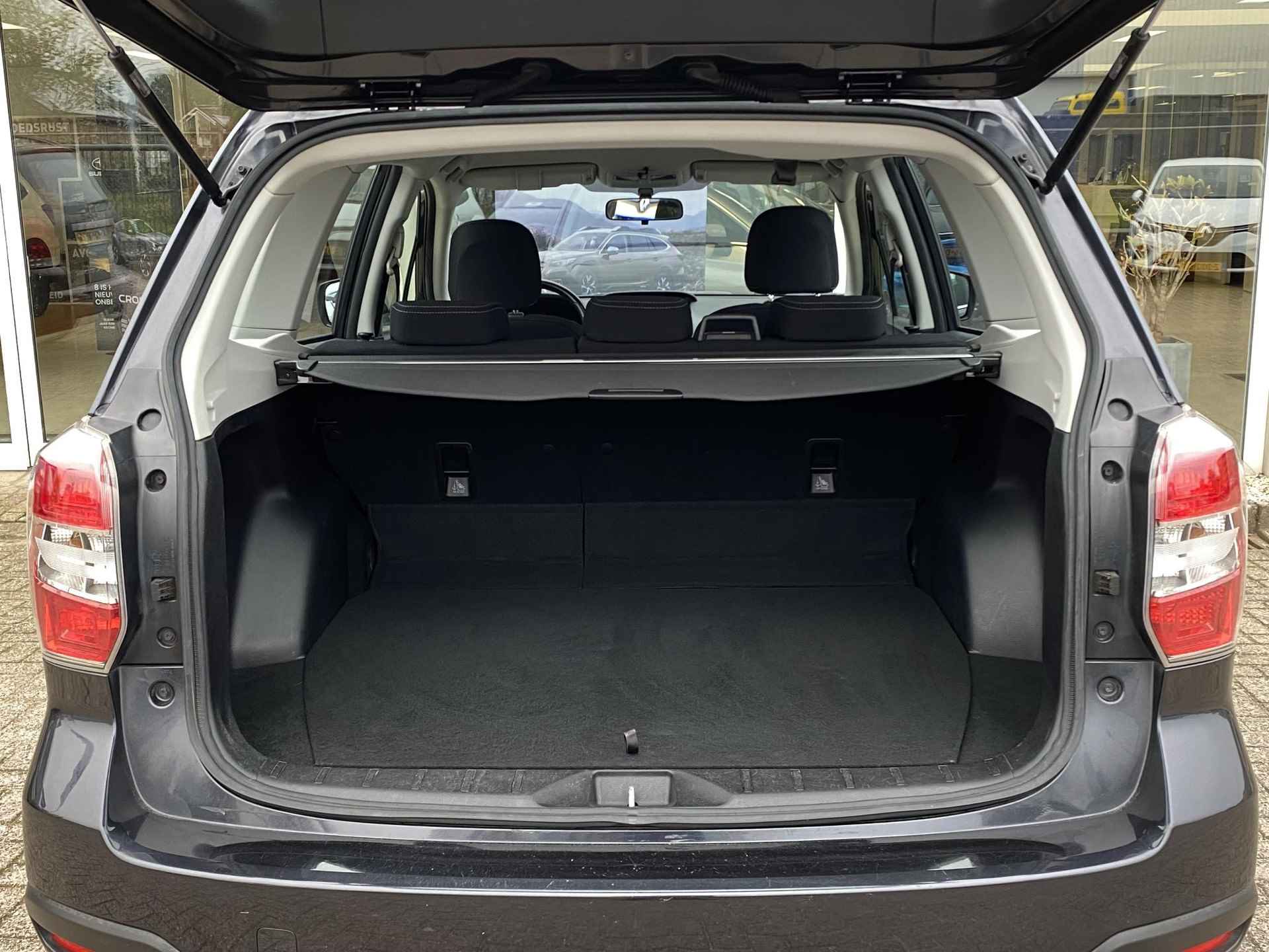 Subaru Forester 2.0 Intro | Verwarmde voorstoelen | Cruise control | Bluetooth | Automatische Airco | Trekhaak | - 10/37