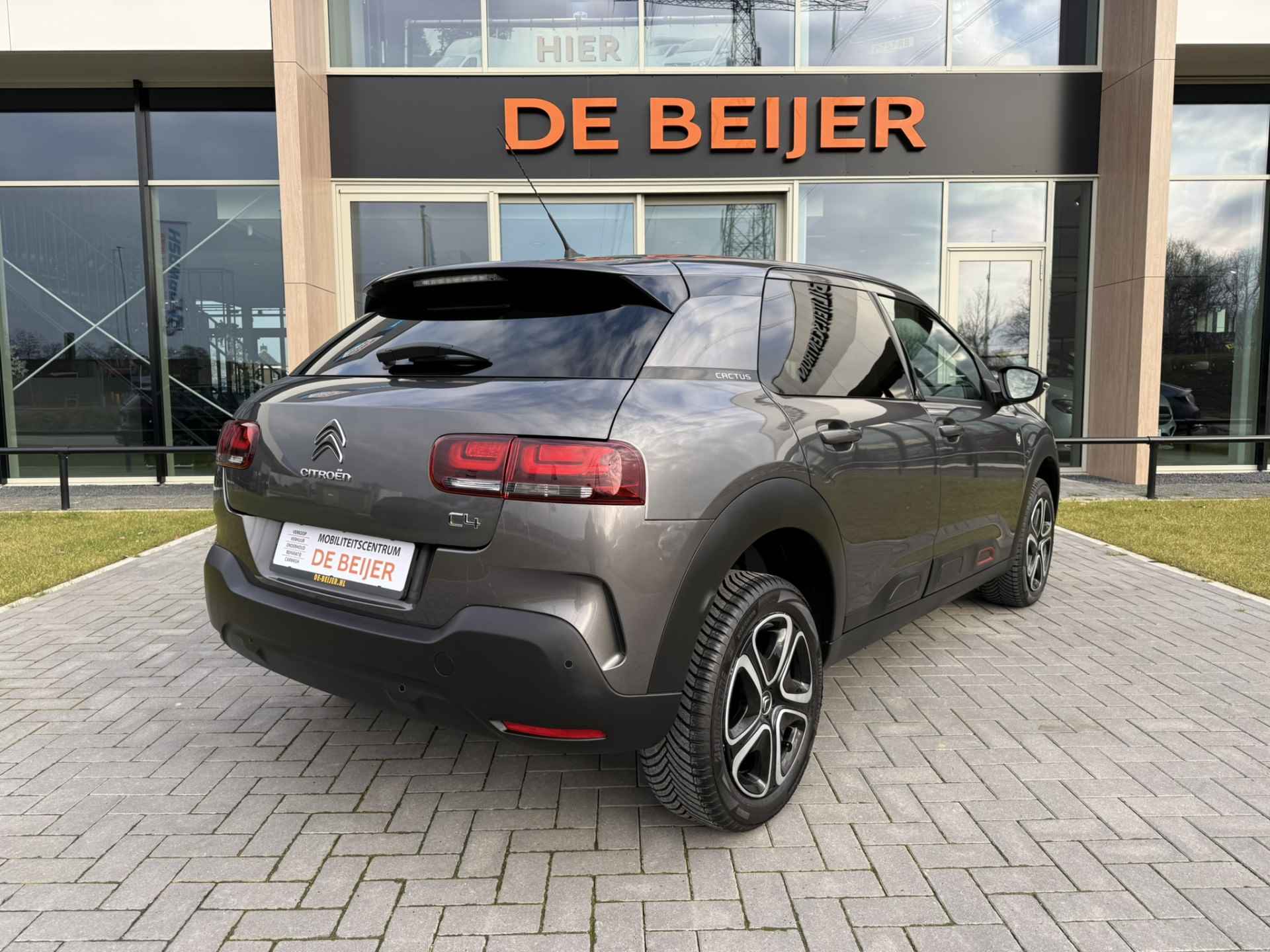 Citroën C4 Cactus 1.2 PureTech C-series Carplay I Pdc I Stoelverw. - 4/39