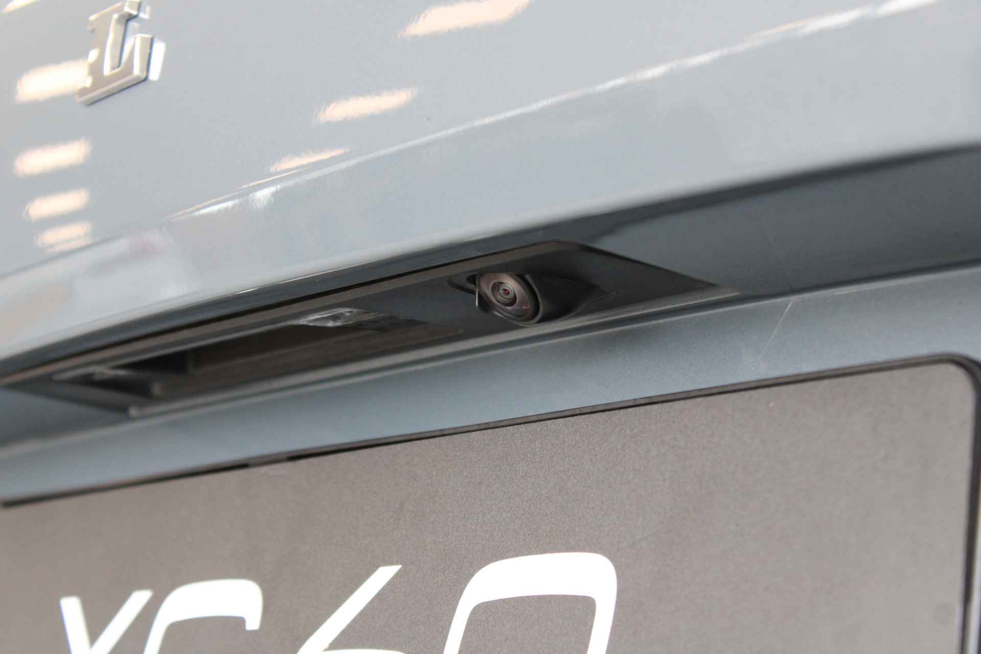 Volvo XC60 T6 350PK AWD Ultra Dark | Luchtvering | Gelam Glas | Compleet! | 22'' | Contourstoelen | 360º view - 16/77