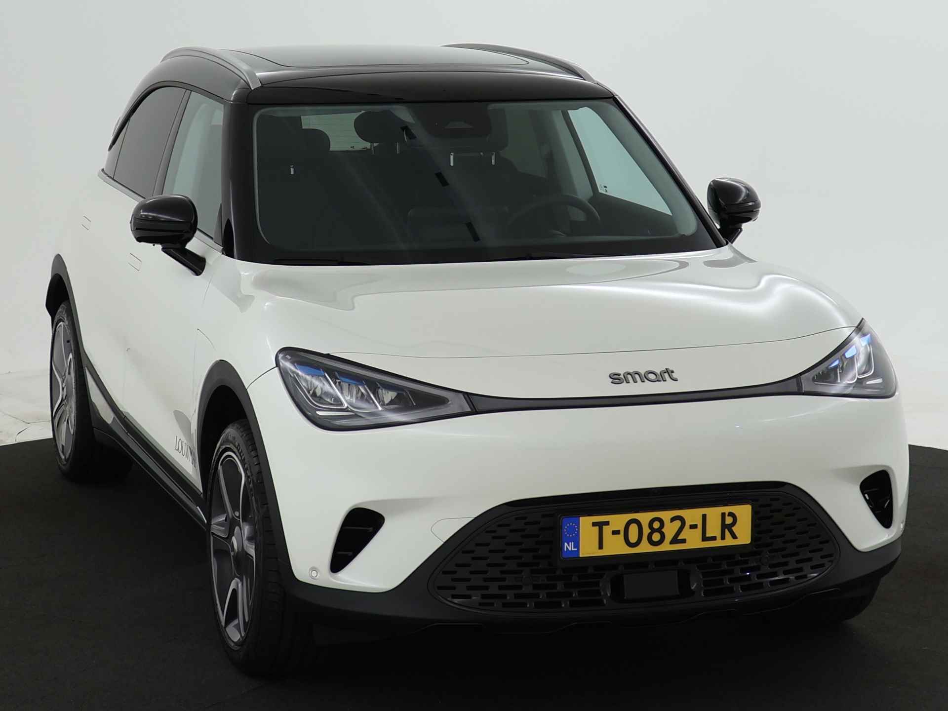 Smart #1 Pro+ 66 kWh 7,4Kwh Demo | €2000,- susidie mogelijk | Parkeersensoren  + 360gr camera | Zonnedak | Climate control | Stoelverwarming | 7,4kw/h laadvermogen - 30/46