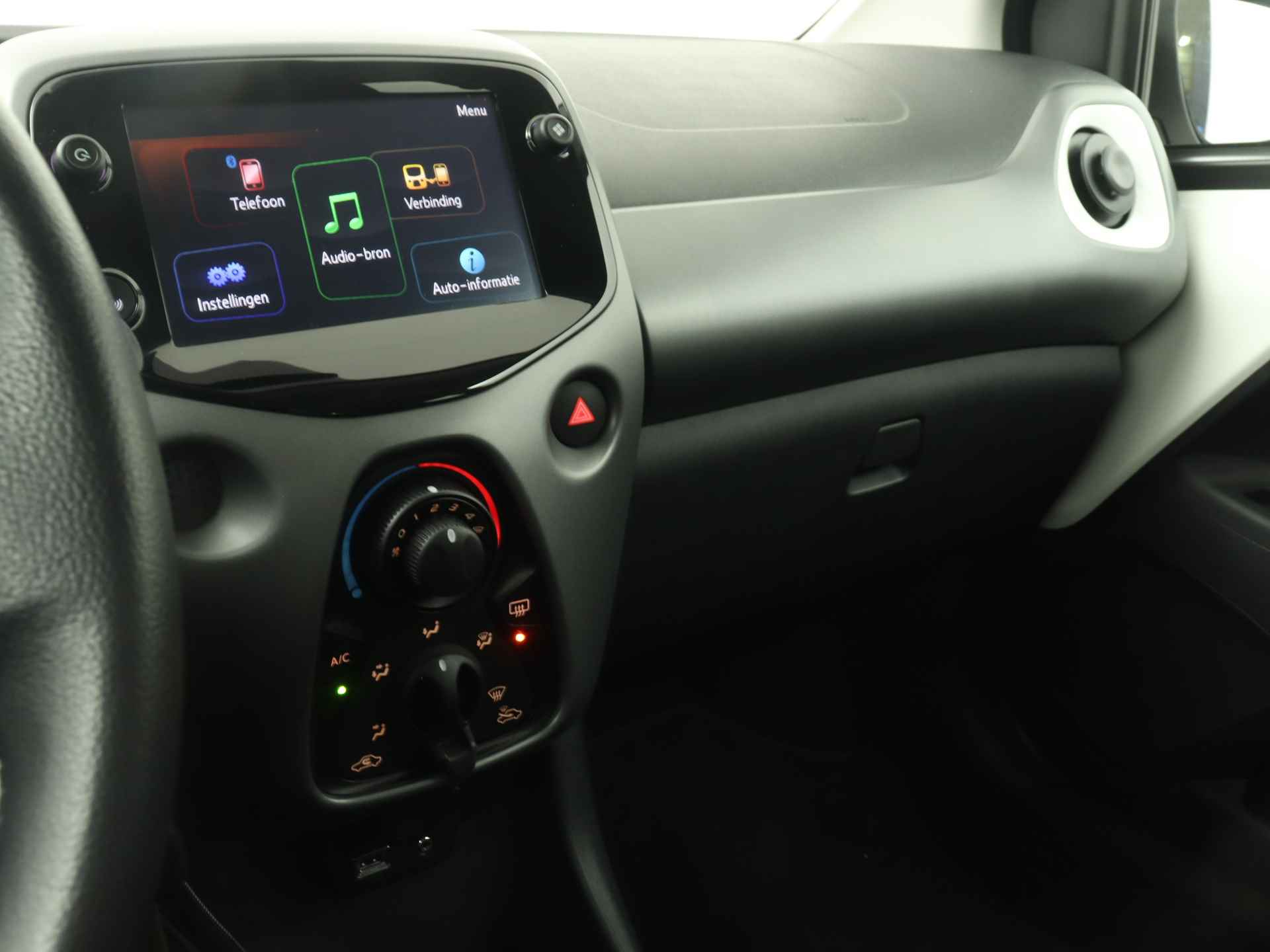 Toyota Aygo 5-deurs 1.0 VVT-i x-play | Airco | Apple Carplay/Android Auto | Camera | - 8/41