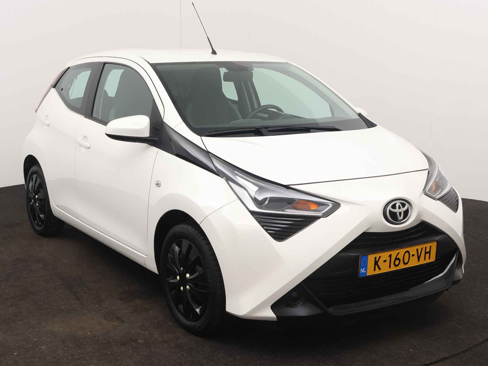 Toyota Aygo 5-deurs 1.0 VVT-i x-play | Airco | Apple Carplay/Android Auto | Camera | - 29/41