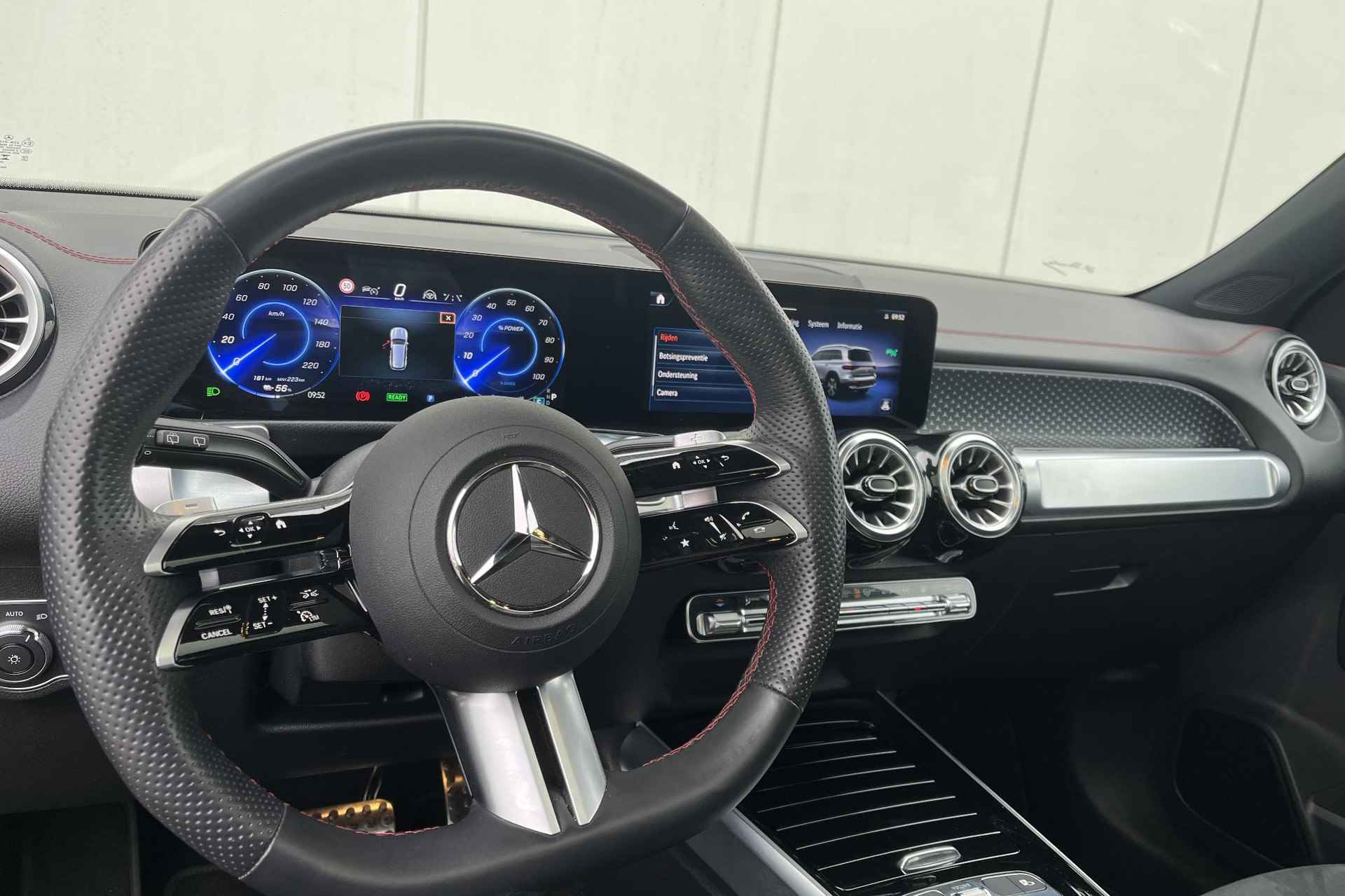 Mercedes-Benz EQB EQB 300 4MATIC AMG Line 7-Persoons | Distronic+ | Advanced Sound System | Sfeerverlichting | 360° Camera | Stoelverwarming | 360° Camera | Parktronic - 21/26