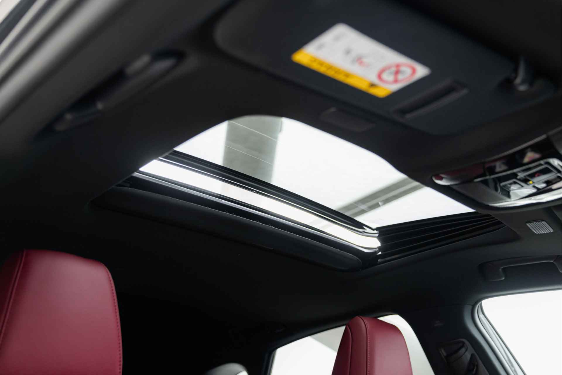Lexus NX 450h+ AWD Luxury Line | 4x4 | Achteruitrijcamera | Climate Control | Parkeersensoren | - 50/55