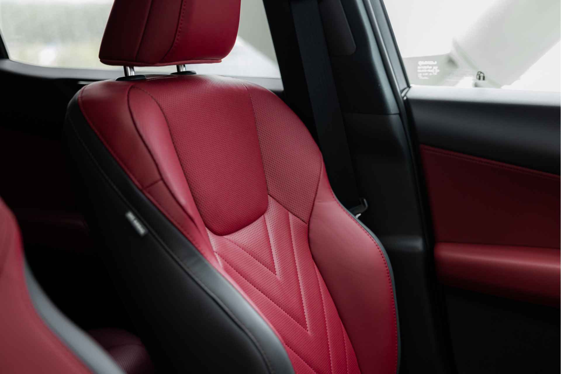 Lexus NX 450h+ AWD Luxury Line | 4x4 | Achteruitrijcamera | Climate Control | Parkeersensoren | - 51/55