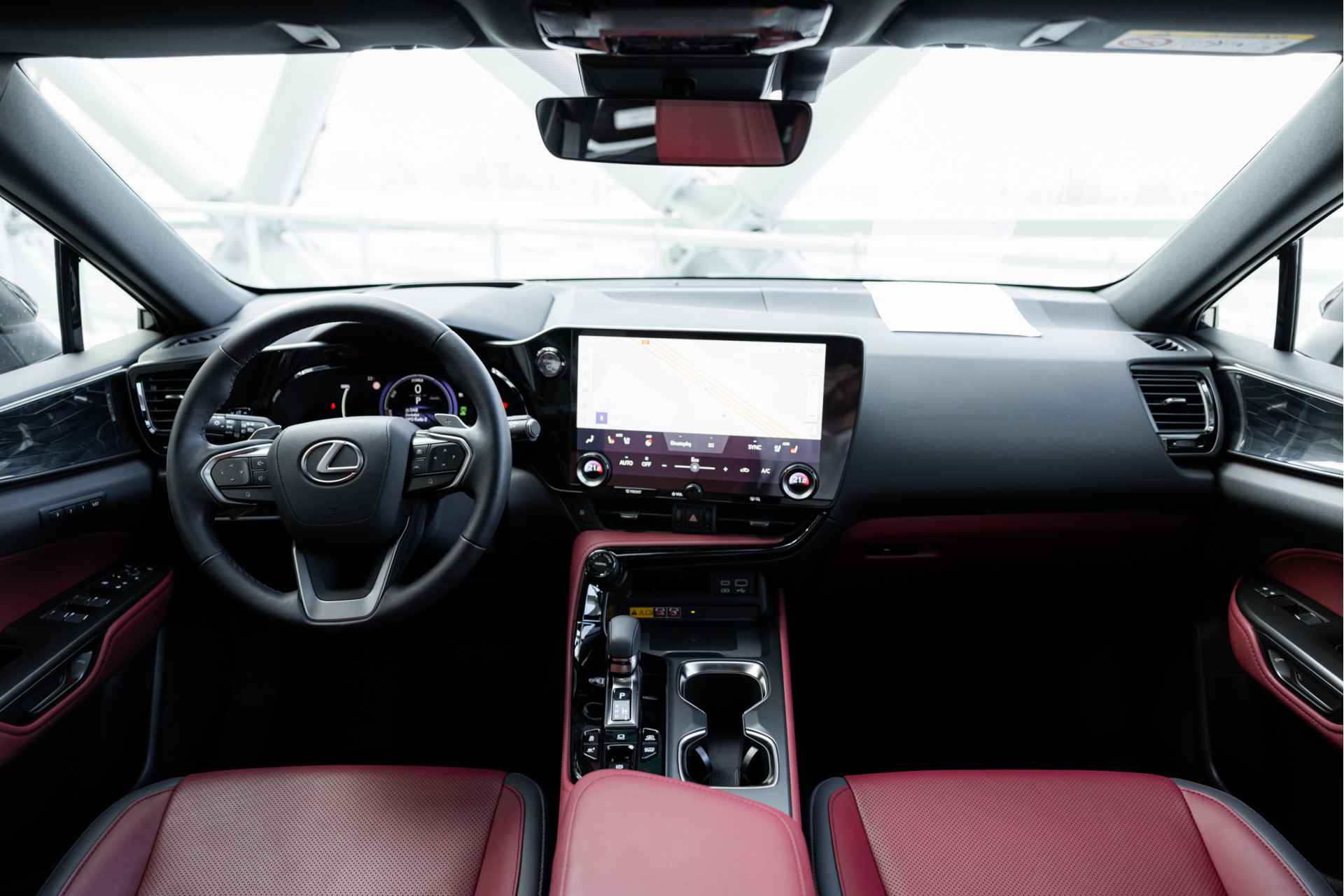 Lexus NX 450h+ AWD Luxury Line | 4x4 | Achteruitrijcamera | Climate Control | Parkeersensoren | - 12/55