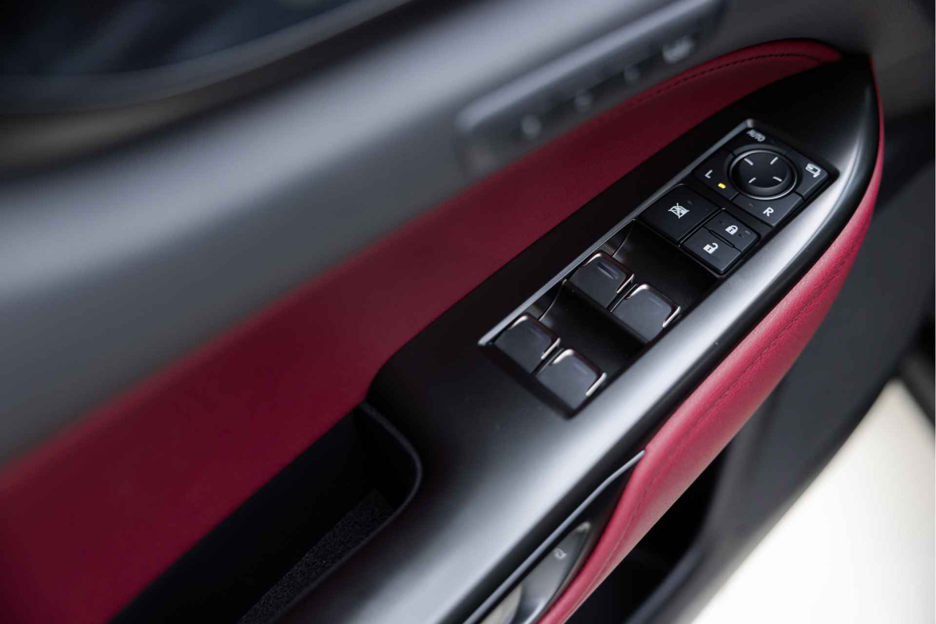 Lexus NX 450h+ AWD Luxury Line | 4x4 | Achteruitrijcamera | Climate Control | Parkeersensoren | - 14/55