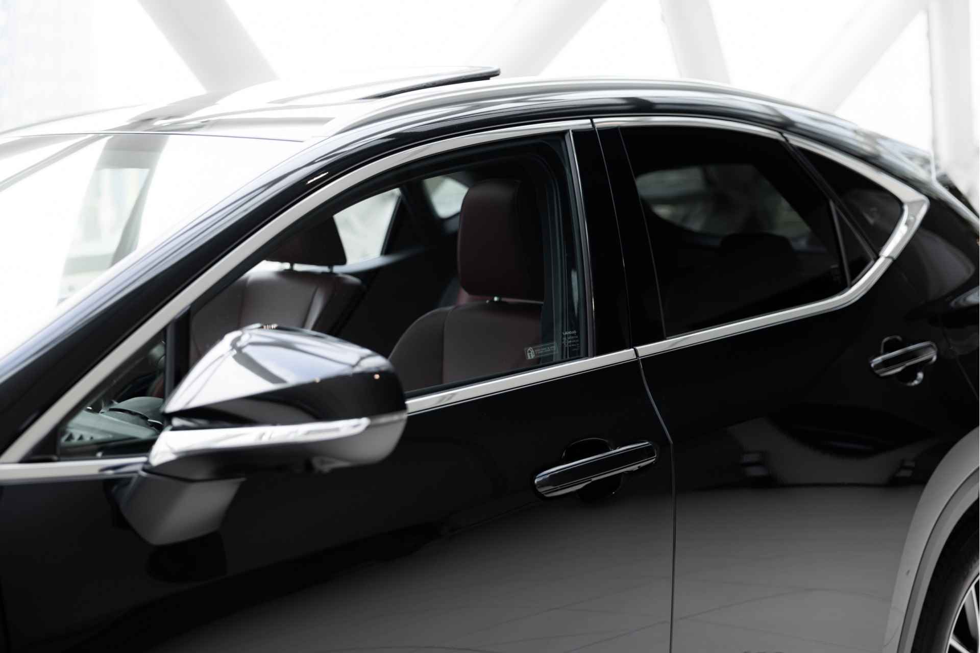 Lexus NX 450h+ AWD Luxury Line | 4x4 | Achteruitrijcamera | Climate Control | Parkeersensoren | - 37/55