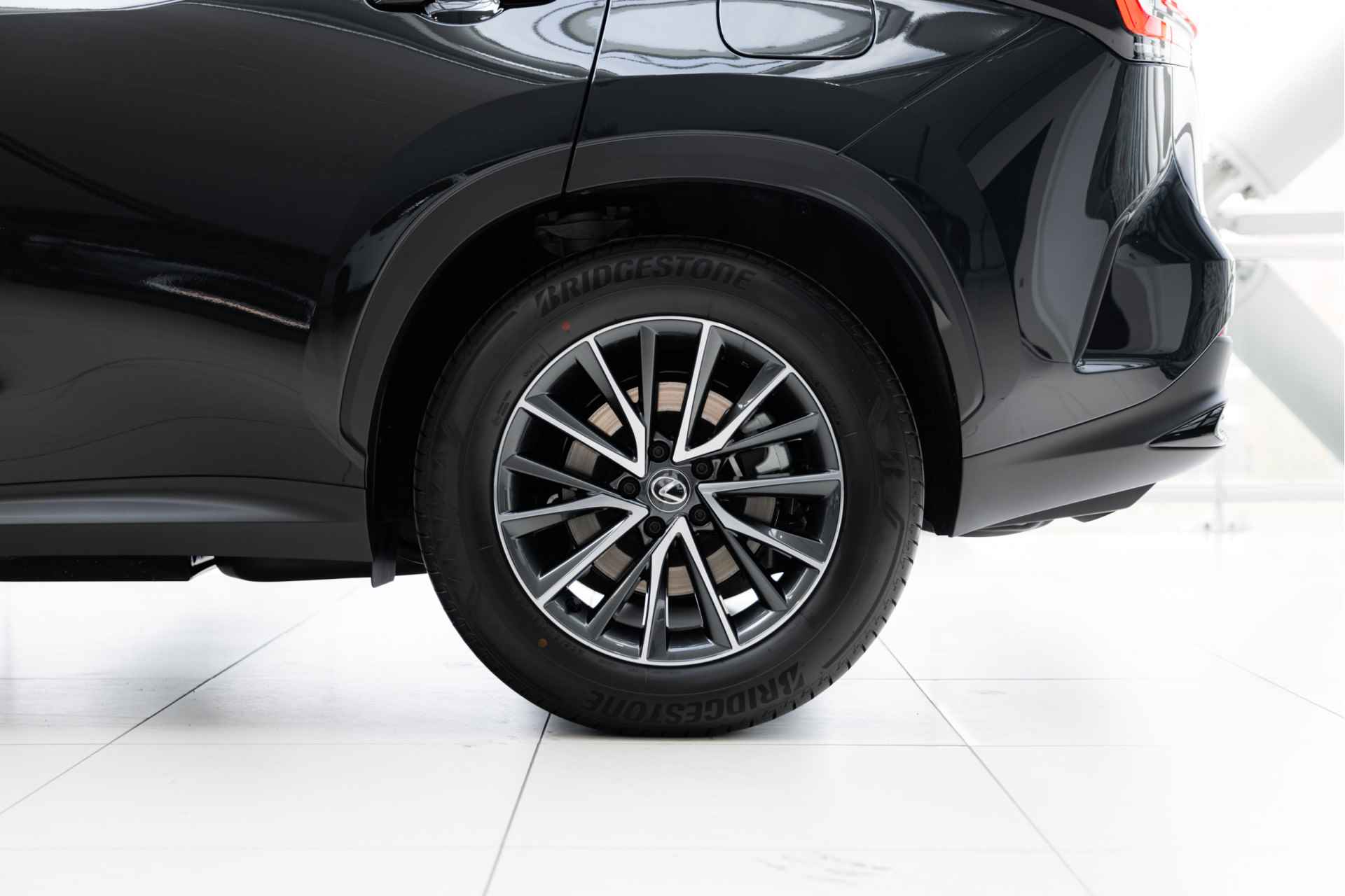Lexus NX 450h+ AWD Luxury Line | 4x4 | Achteruitrijcamera | Climate Control | Parkeersensoren | - 39/55