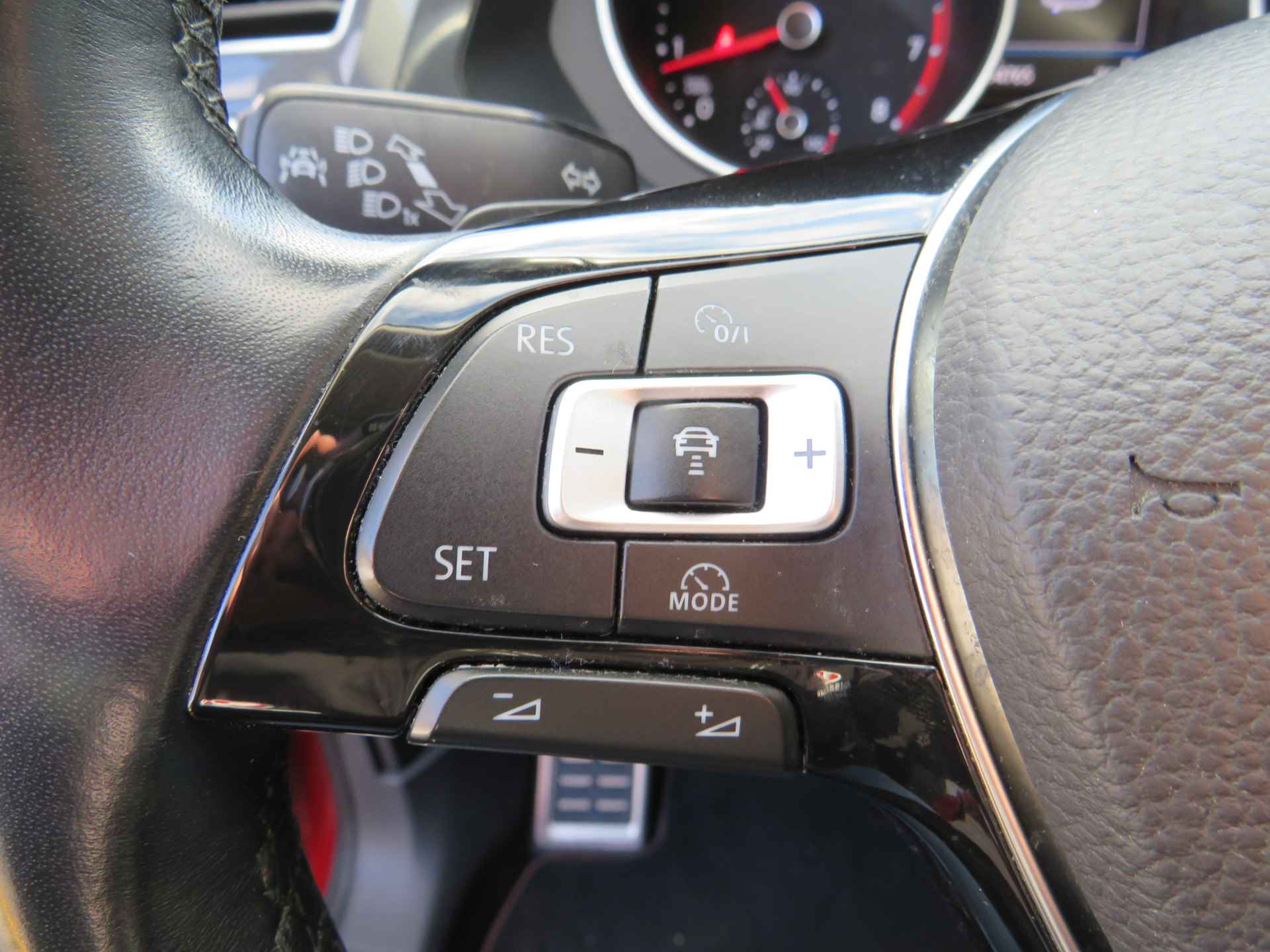 Volkswagen Tiguan 1.4 TSI 150PK Comfortline Automaat| Electr.trekhaak 1800 kg| Metallic| | Clima-Airco | Android Auto | Navi| Parkeersensoren | Incl. BOVAG Garantie | - 4/51